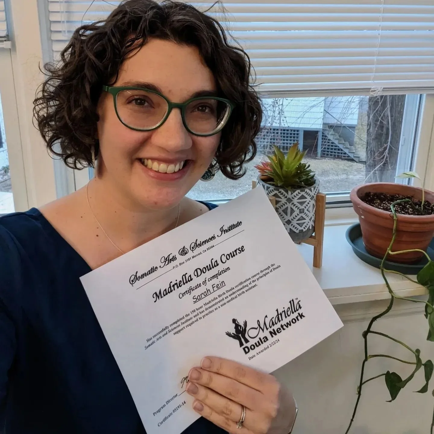 This girl is officially a certified birth doula! 🎉🎉🎉 Rachamah Doula Services is going places!
Bonus pic of my bookshelf for #ProofOfLearning. 
*
*
*
#birthdoula #doulacertification #westernMAdoula #birthwork #birthsupport #birthnerd