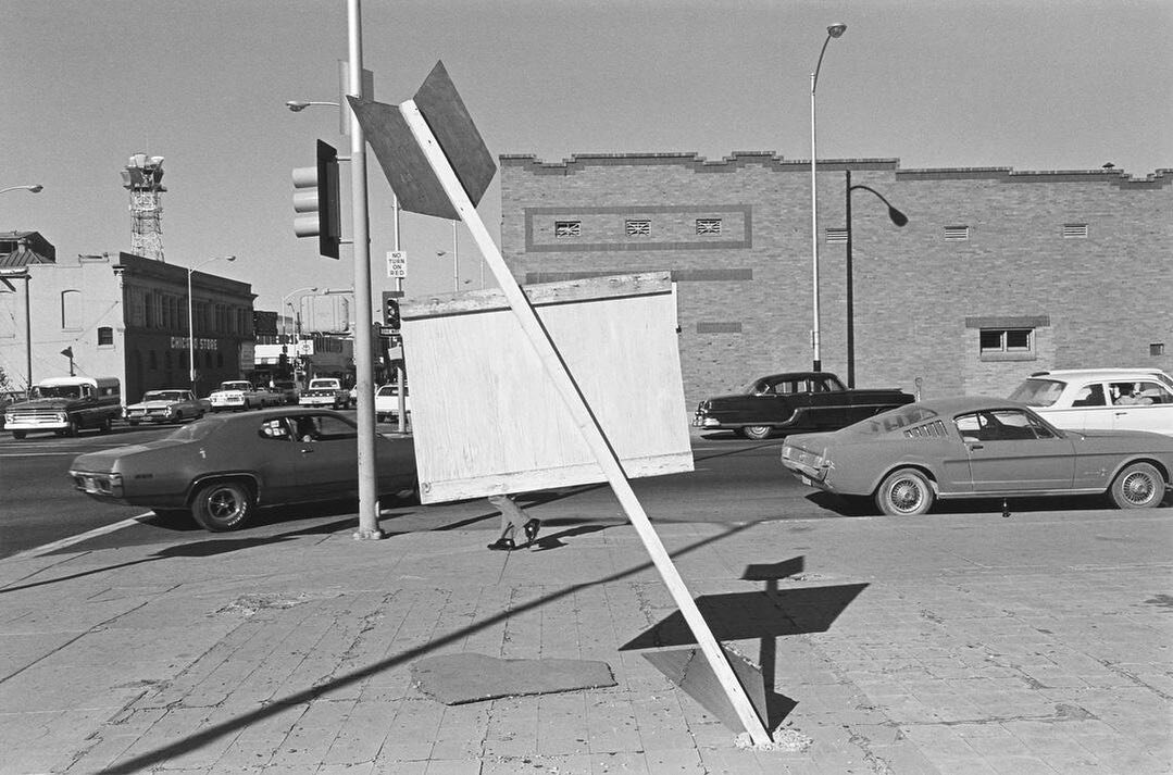 Have you seen the new Lee Friedlander exhibition at @luhringaugustine? ⬇️
.

Posted @withregram &bull; @luhringaugustine We are delighted to share Arthur Lubow&rsquo;s recent article about &ldquo;Lee Friedlander Framed by Joel Coen&rdquo; for the @NY