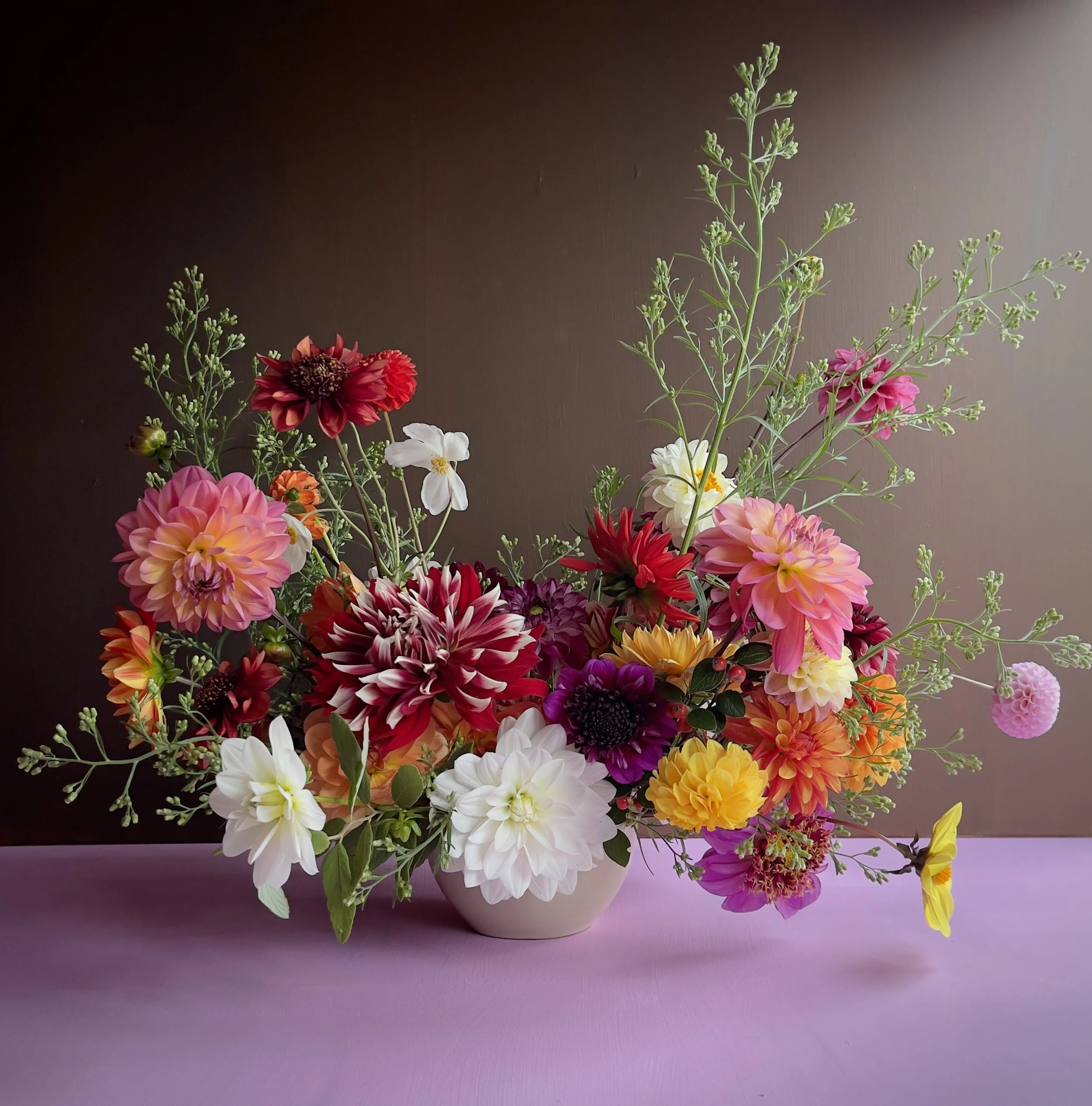 dahliad flower centerpiece