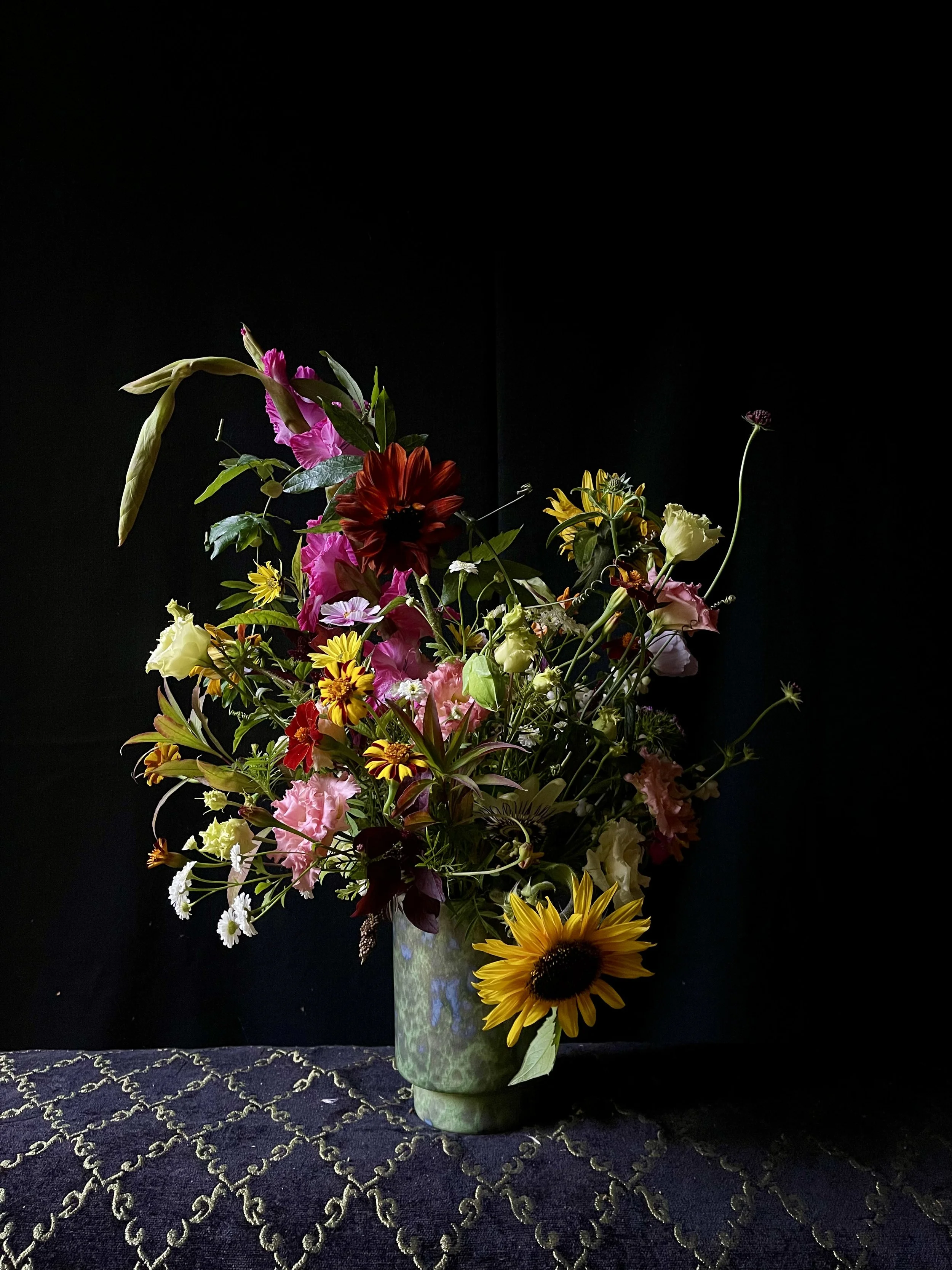 Vase flower arrangement