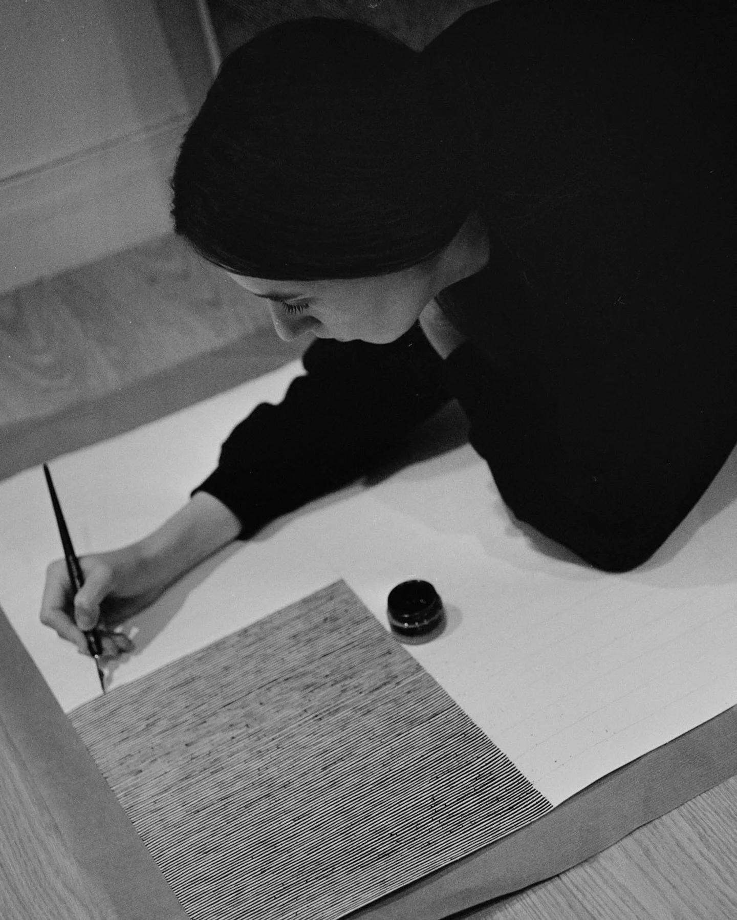 There are three ways to understand my art.

The first is visual.
How the viewer perceives it.
How the artwork changes as we come closer or move further away, or when seen from a specific angle.
The vibration created through repetition.
The visual dua