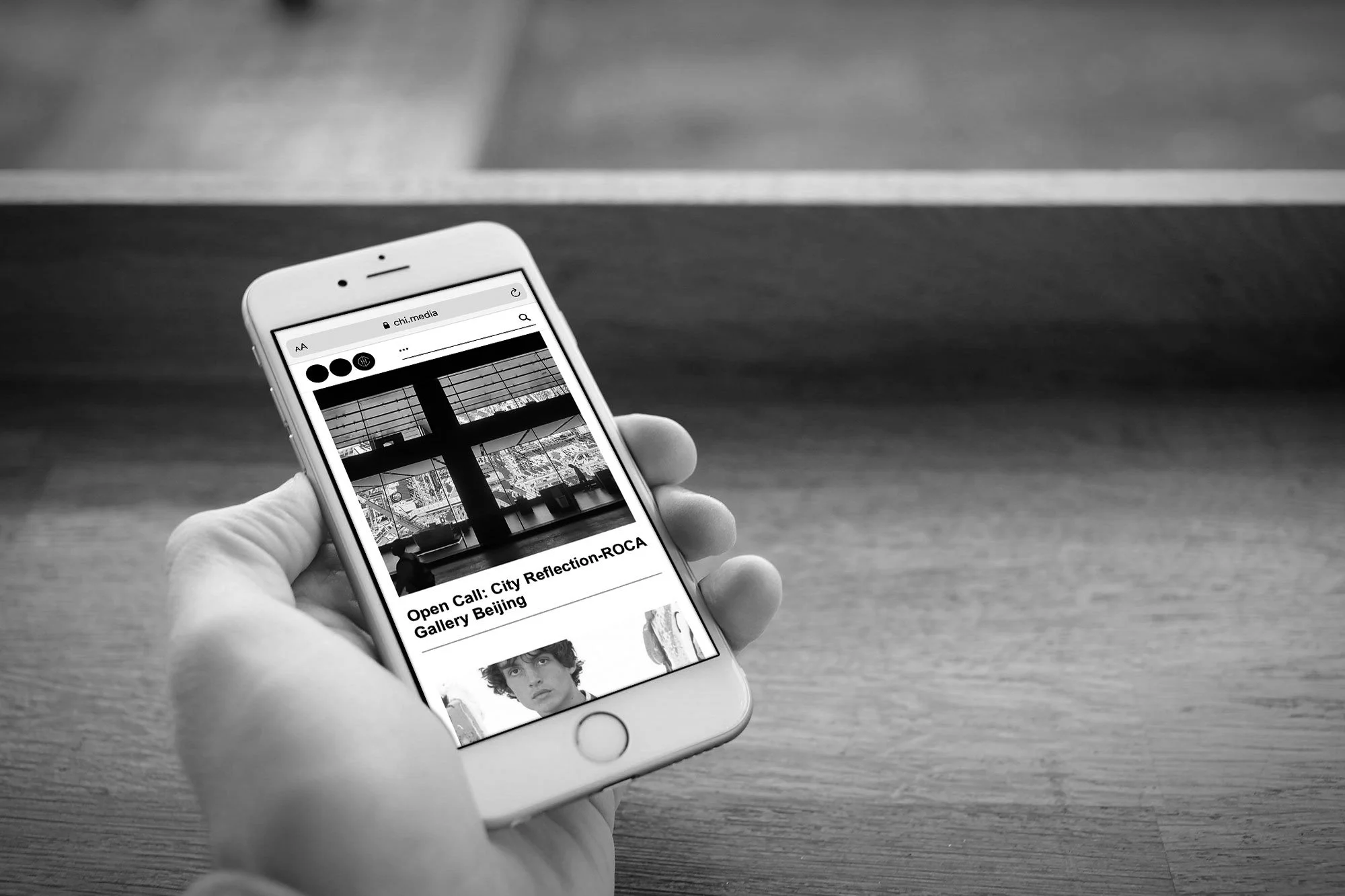 iphone-6-cafe-hand.jpg