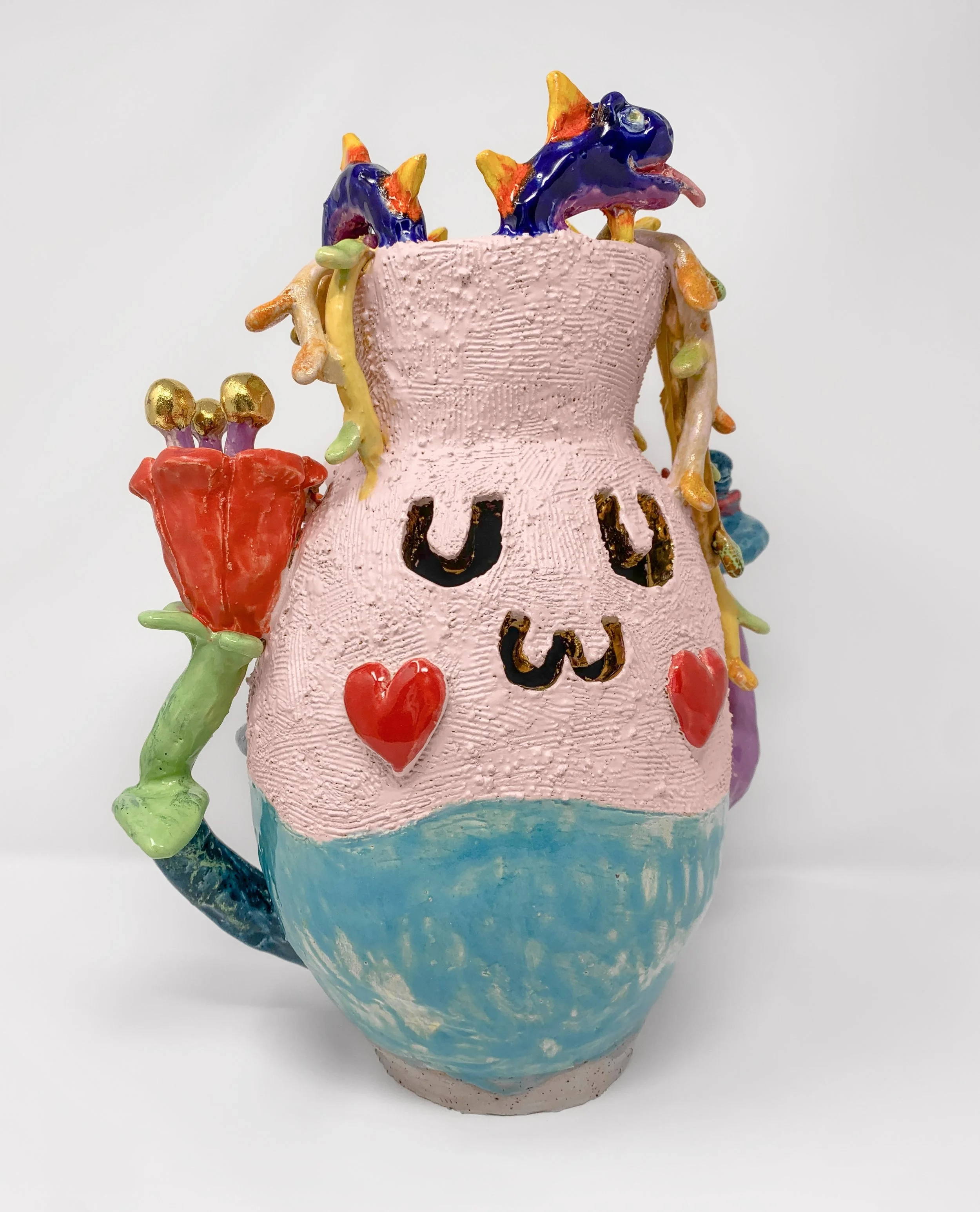 Snow, Water, Steam
2025
35cm x 26cm x 20cm (14“ x 10“ x 8 inches
Ceramic, Engobe, Glaze, Gold Lustre