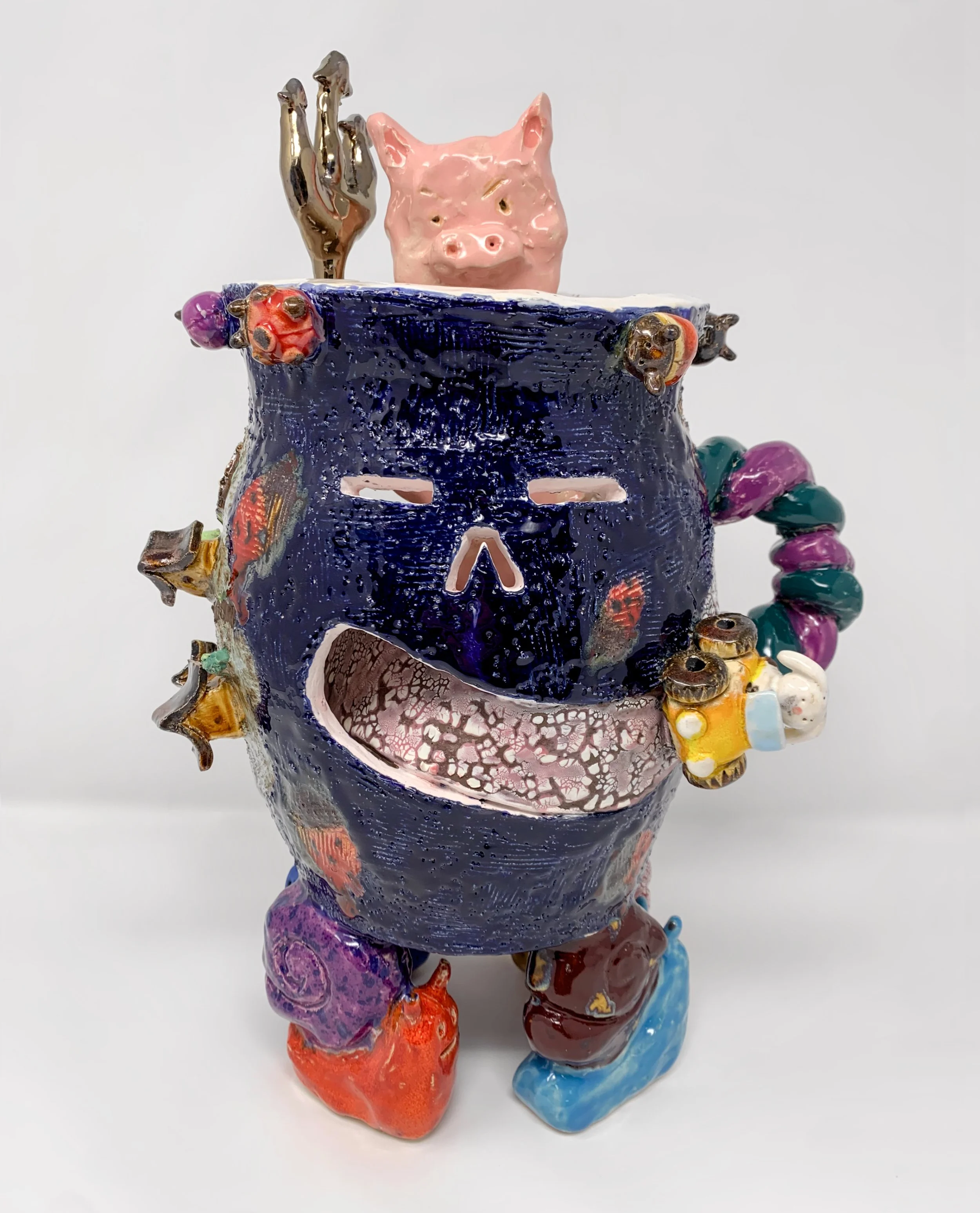 Hog of the Sea
2025
37cm x 27cm x 22cm (14.5“ x 10.5“ x 8.5 inches)
Ceramic, Engobe, Underglaze, Glaze