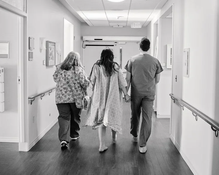 PENSANDO EM FOTOGRAFIA DE PARTO? COMO E POR QUE CONTRATAR UMA FOTÓGRAFA PARA O SEU PARTO…