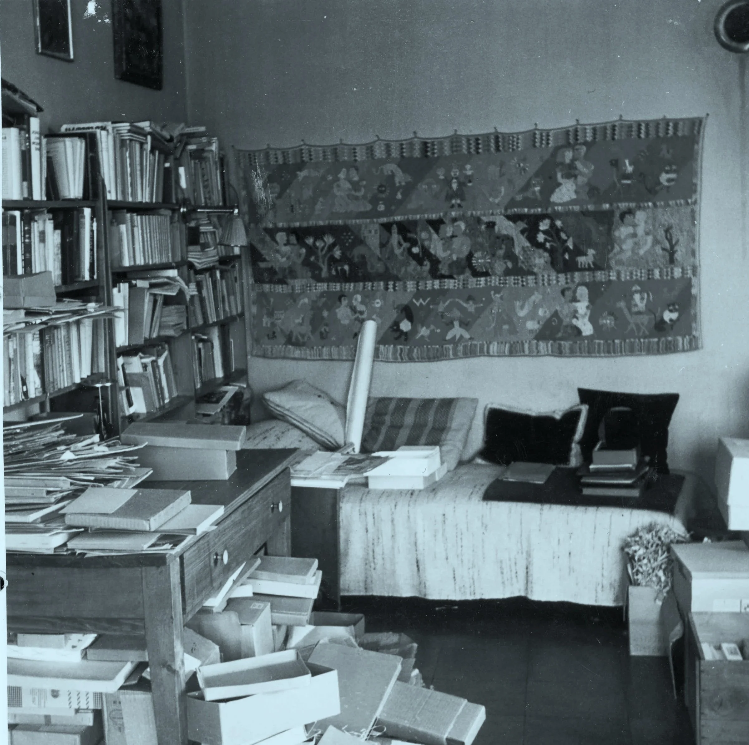 Stories of Contemporary Women Artists – Between Successes, Challenges, and Setbacks