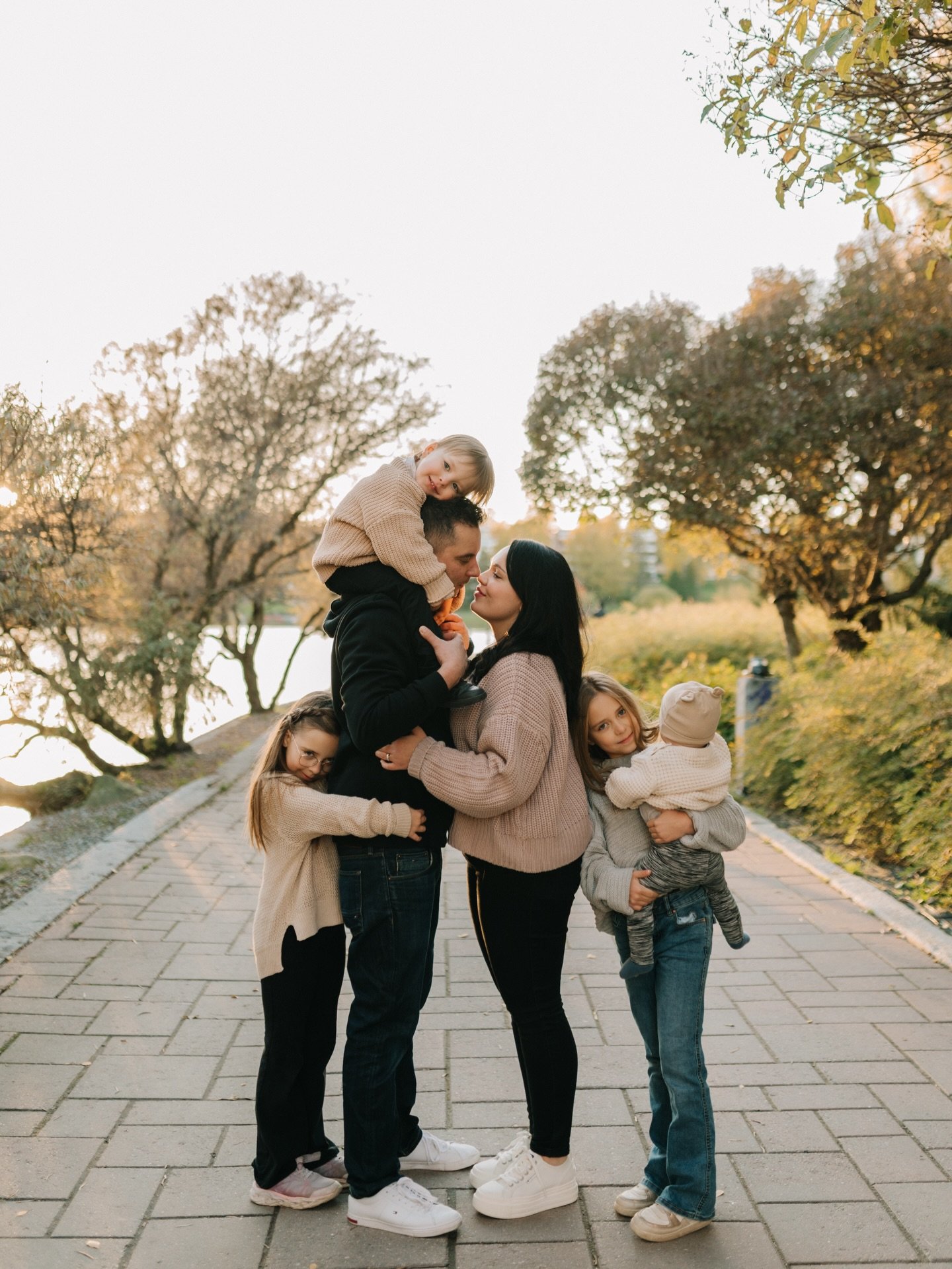 Vaikka seuraavat kuukaudet onkin viel&auml; kuvausten osalta p&auml;&auml;asiassa studiolla (ja kuvattavien kotona), mun ajatukset ja suunnitelmat alkaa olla vahvasti tulevassa milj&ouml;&ouml;kaudessa🍃

Alan hahmotella kes&auml;kauden (eli touko-lo