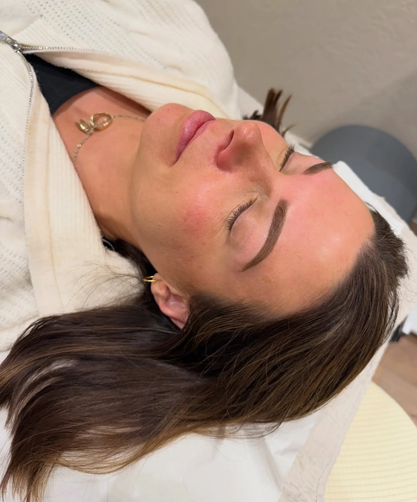 Cosiest dark evenings @nude.hbs 💆🏼&zwj;♀️💇🏼&zwj;♀️😴 ✨

A heavenly day spent performing our new &lsquo;Brow Spa&rsquo; Treatment 😍 if you haven&rsquo;t book this treatment you absolutely need to!

This treatment includes Allures Hybrid brows, a 