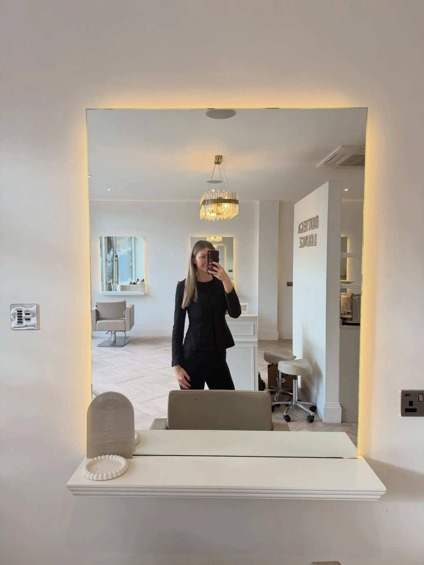 1092 Appointments Complete 🎄✨🤍💫🎁
Happy Christmas everyone 🤶🏻🫶🏻

🥰This year has been a whirlwind and some huge changes for my business and personal life! With 2 new incredible locations, aligning with my vision and I couldn&rsquo;t be prouder