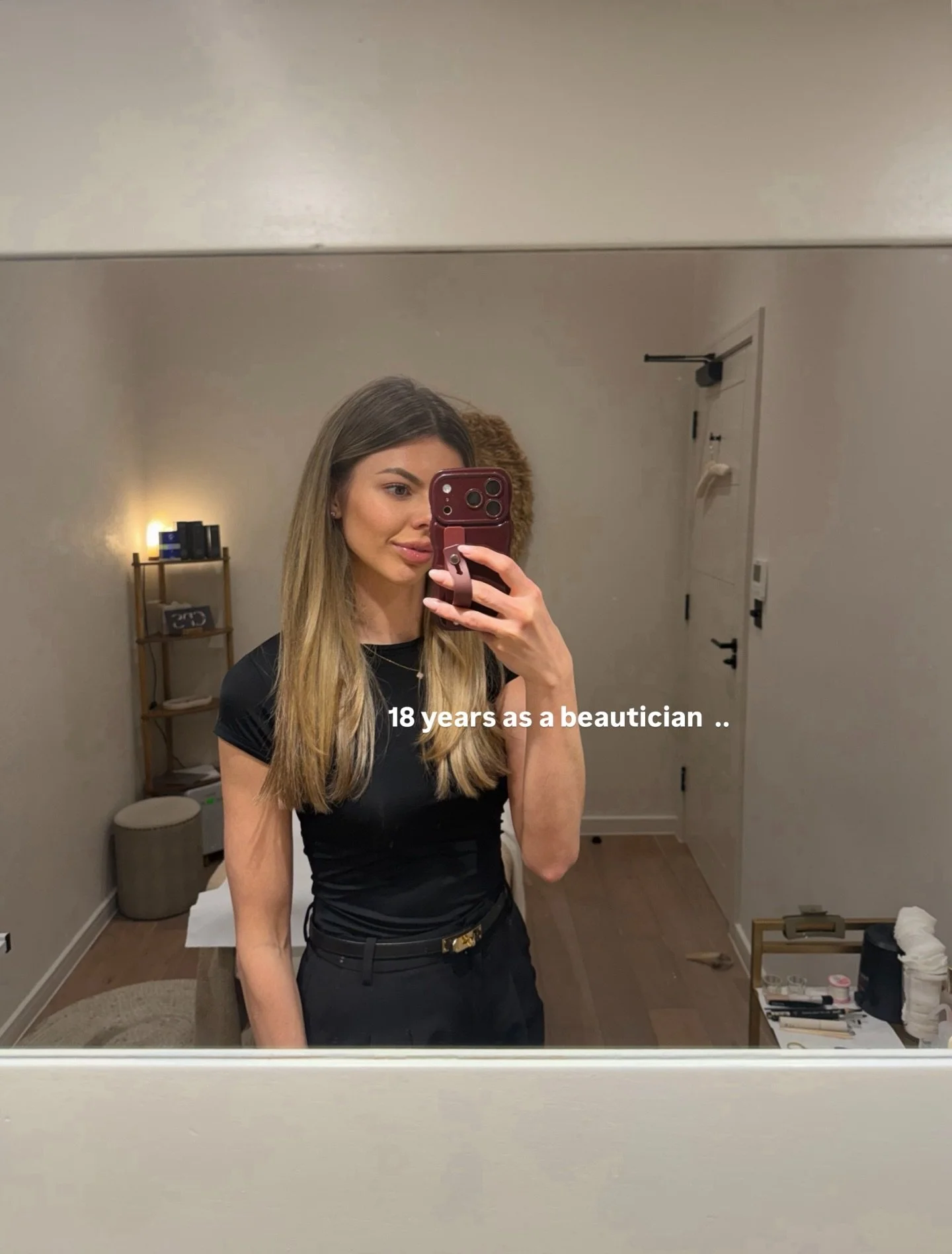 18 years as a beautician 🥹🤍✨ 

Sharing my journey from then until now for those of you who may or may not know 🫶🏻

So grateful for everything that has aligned until now and my bespoke menu created with the treatments which I love and enjoy 🤍

Da