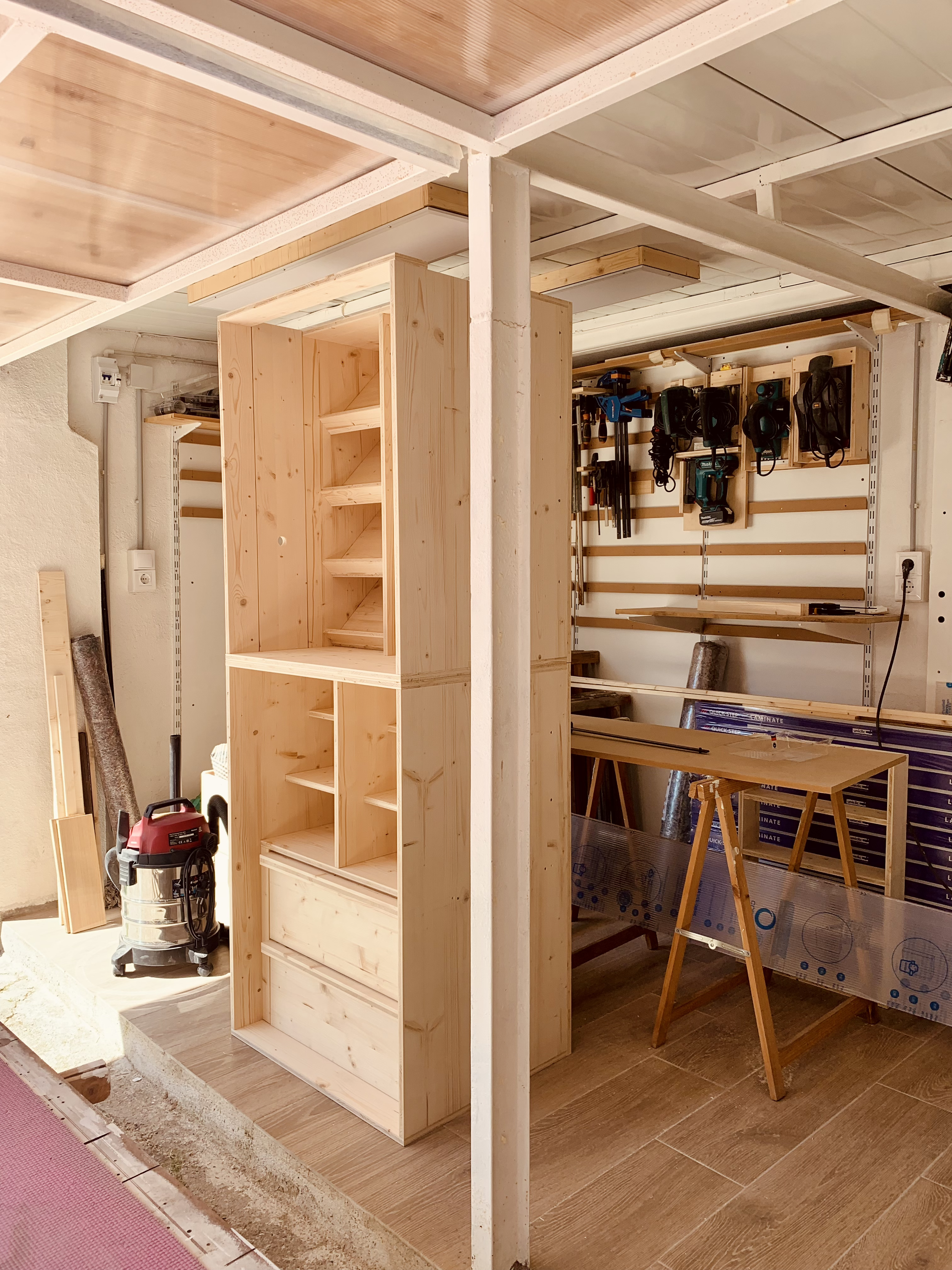 Mobiliari a mida instal·lat i integrat en habitatge
