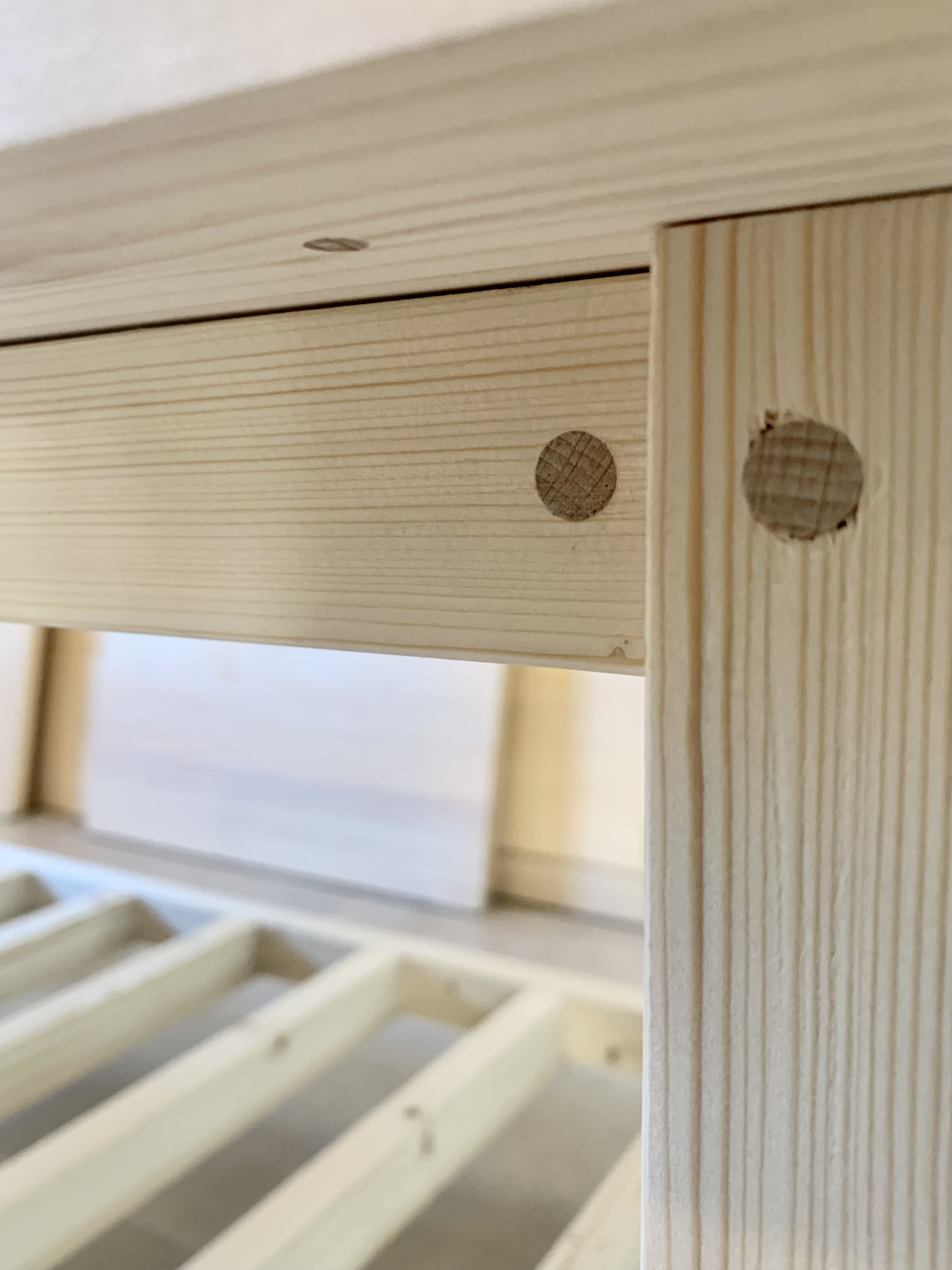 Procés artesanal de construcció d’una taula de fusta massissa
Fabricació manual amb encaixos tradicionals
