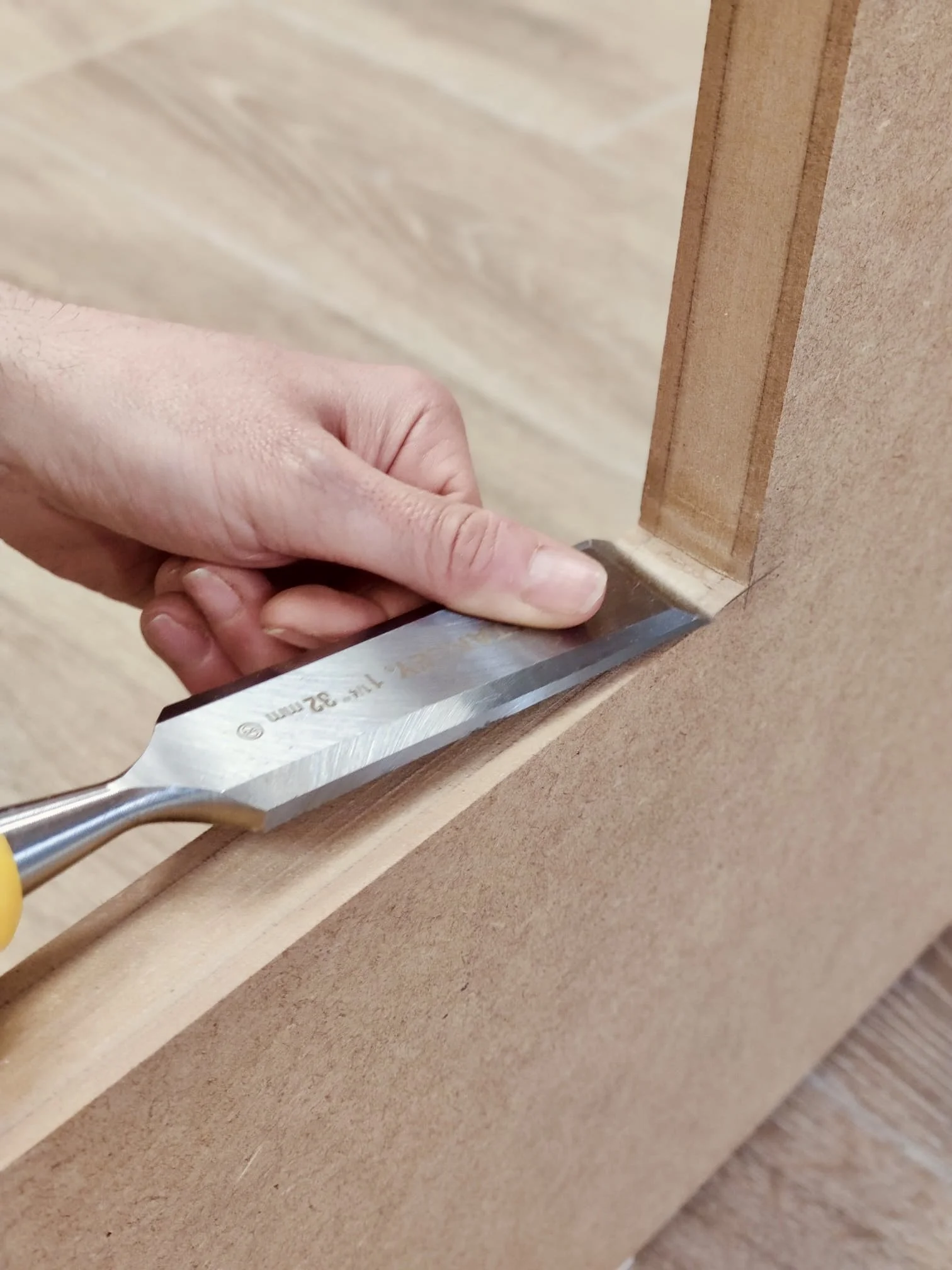 Mobiliari i portes a mida | Fusteria artesanal i disseny funcional