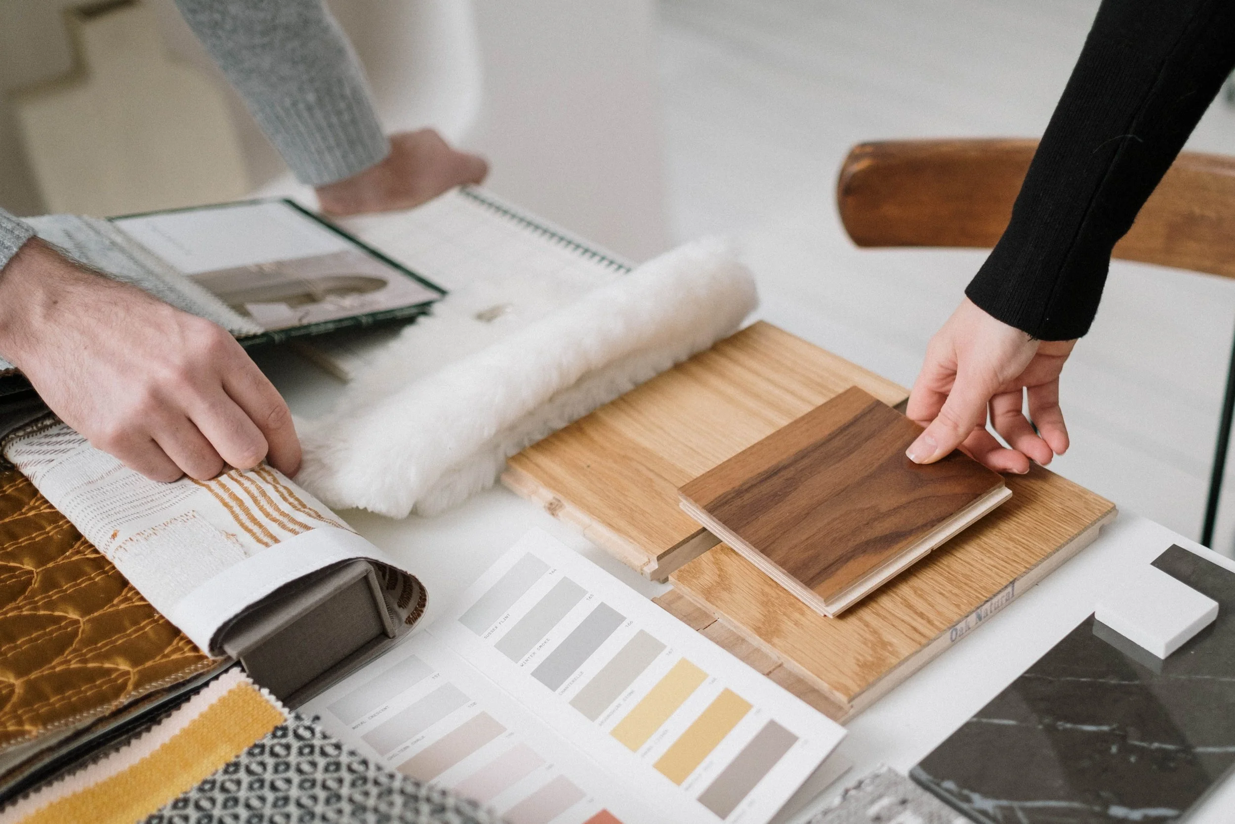 custom home building meeting