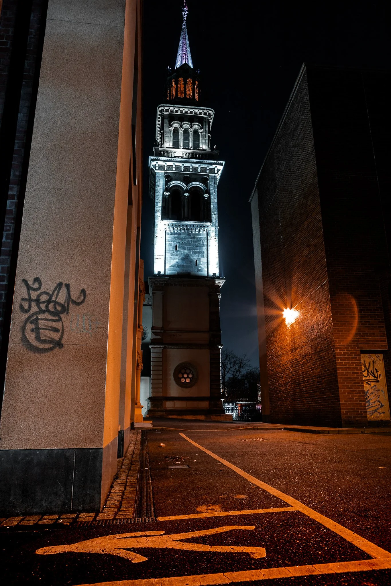 Elmwood Hall, Queen's quarter night image