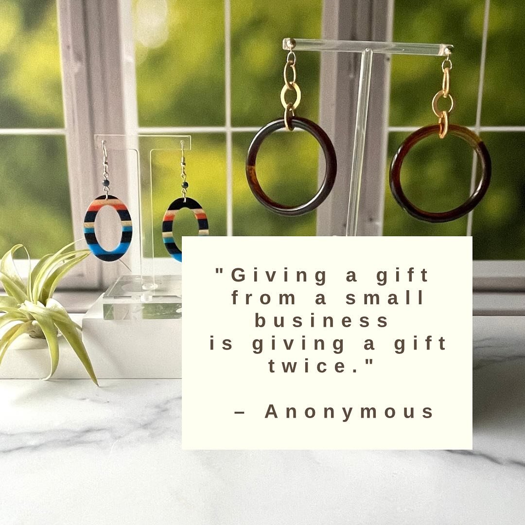 &hearts;️Motivation Monday: Give Twice the Love ❤️
.
When you unwrap a gift from a small business, maker business, you&rsquo;re unwrapping so much more than just an item. 
.
You&rsquo;re untying a dream, a passion project, someone&rsquo;s heart and s