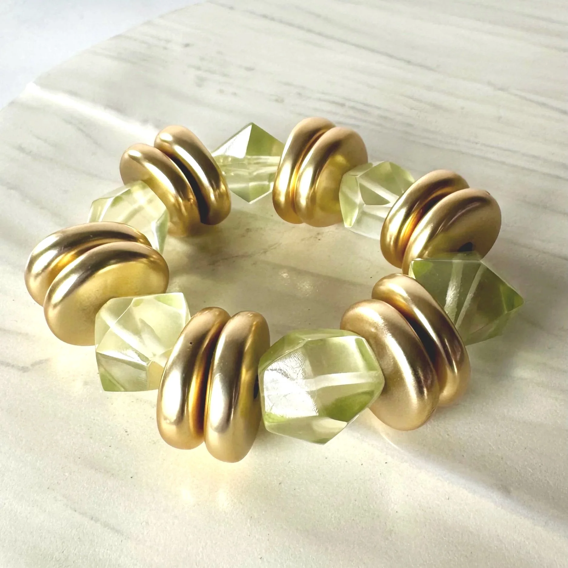 gold up cycled lucite beaded stretchy bracelet
