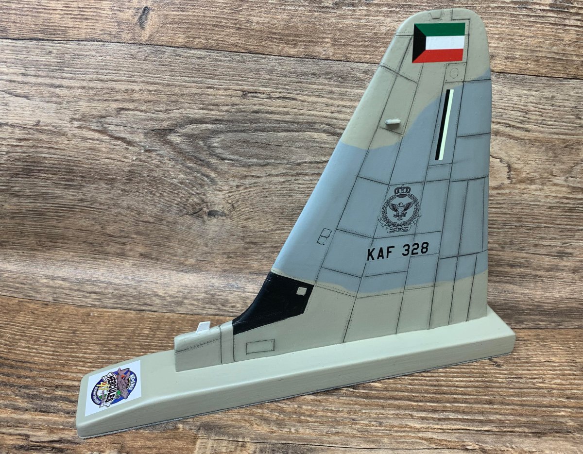 Kuwait AF KC-130J - Tail