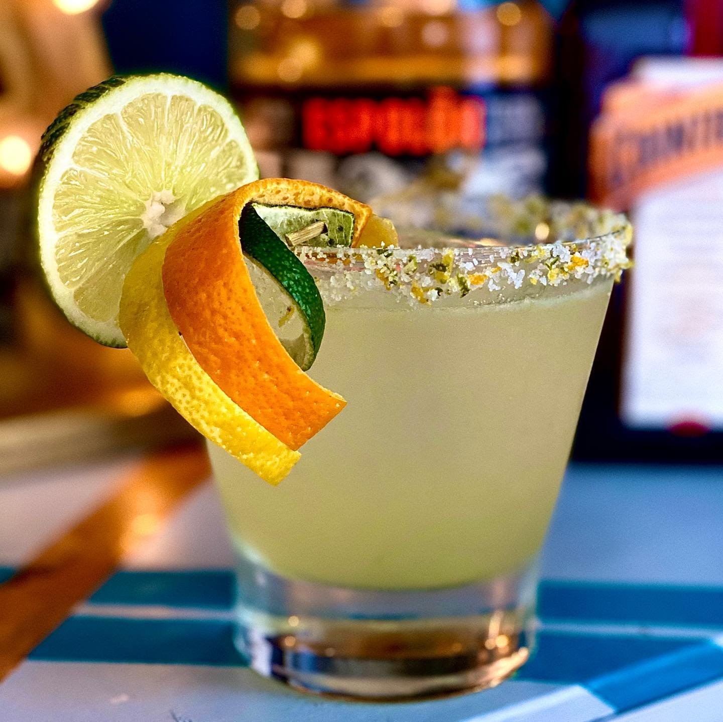 Tres amigos marg.jpg