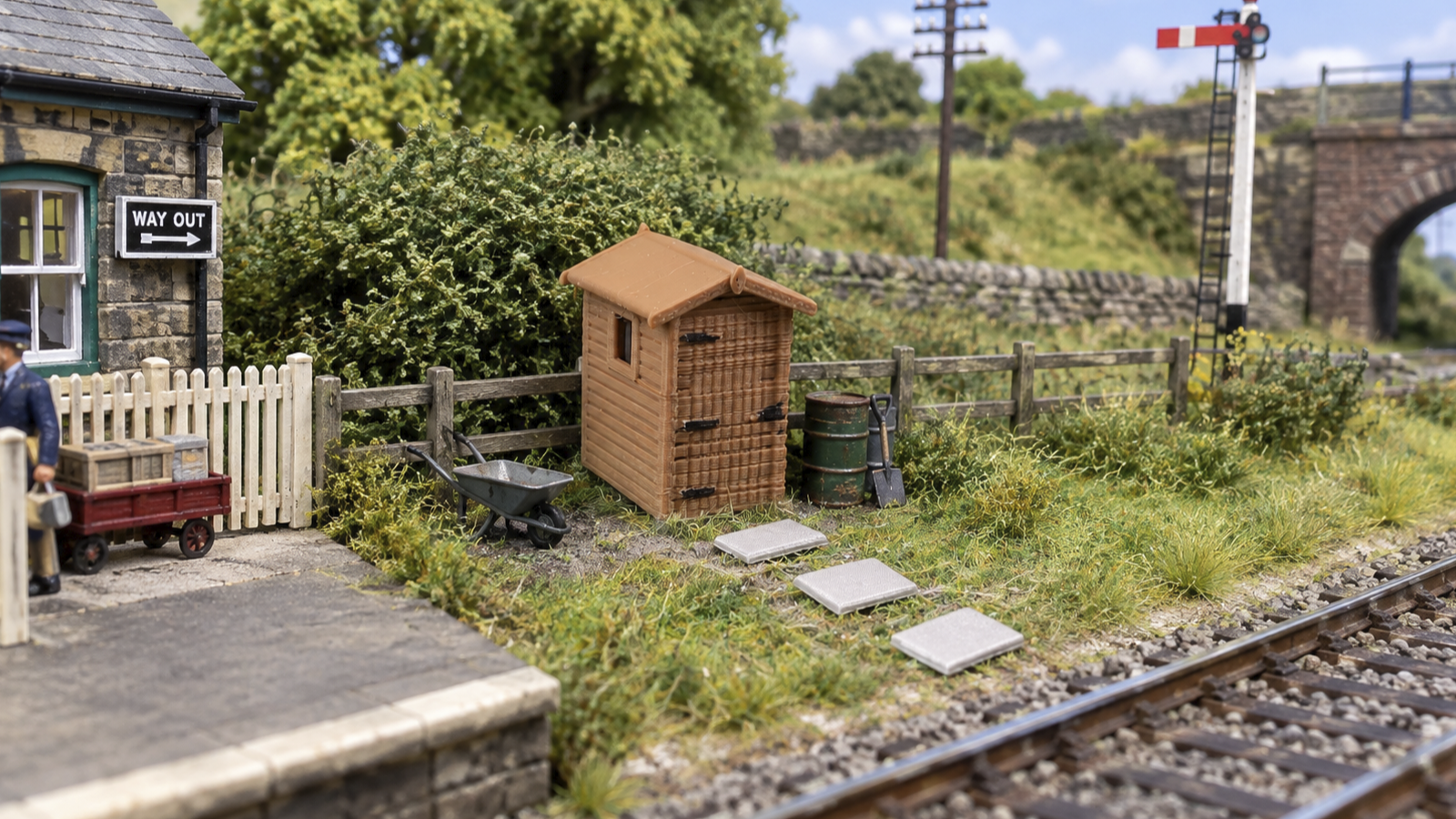 Small Garden Shed Kit - OO Gauge (Pack of 2)