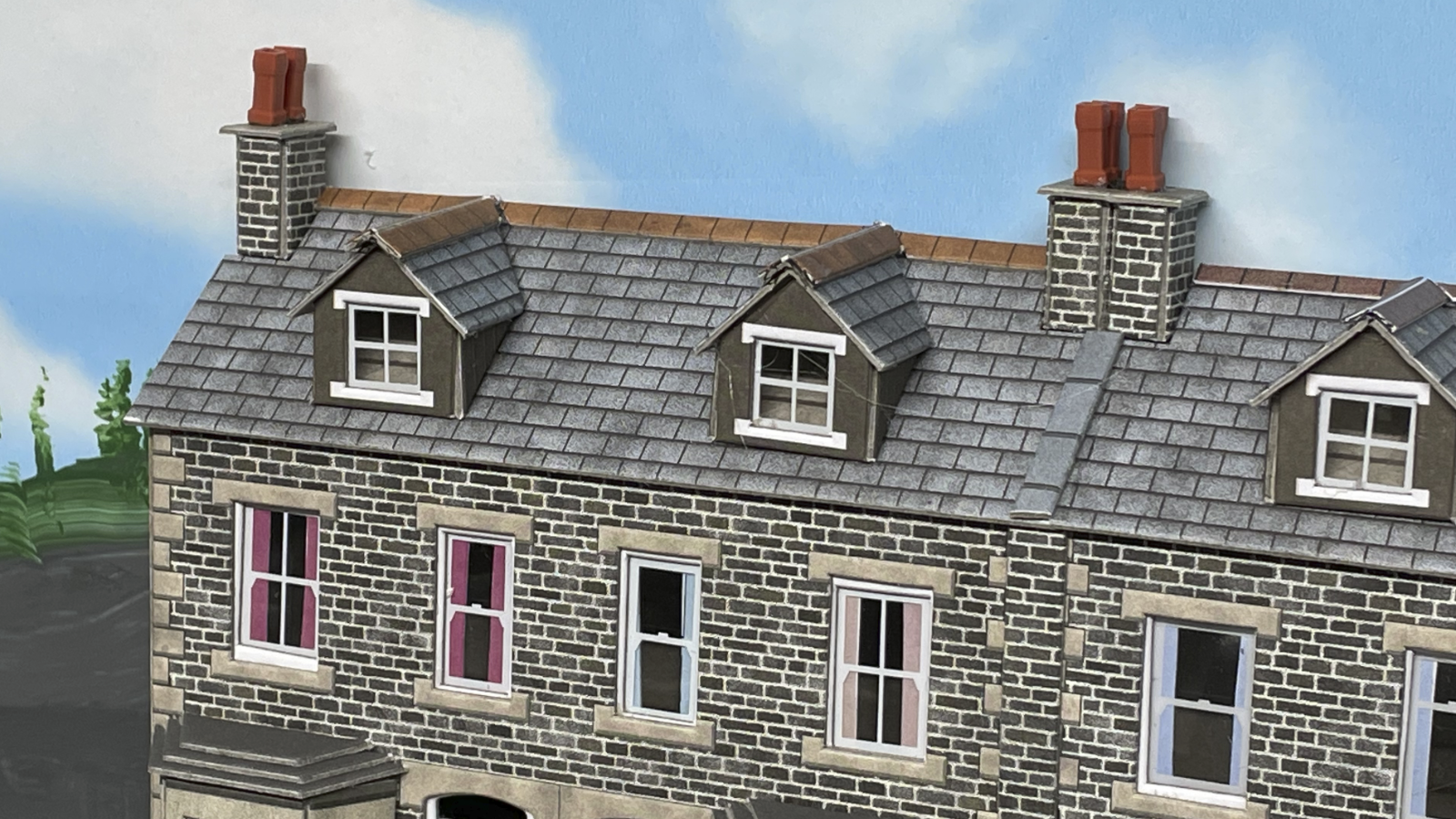 F00140-OO-SQR-Chimney Pots Square_Scene_1600x900px web.png