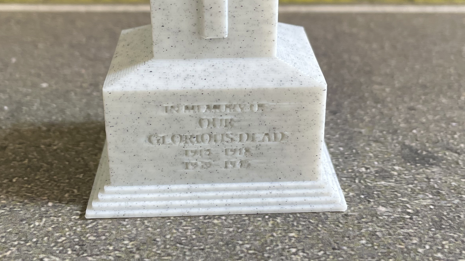 F00021-OO_Cenotaph Unpainted Marble Text Close Up Master_1600x900px web.png