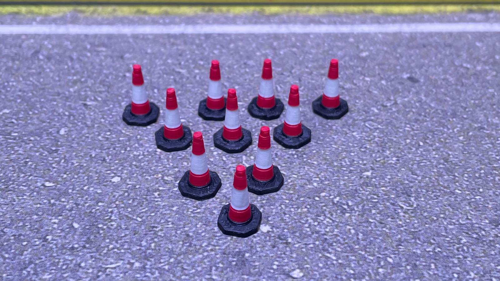 Traffic Cones - 1:50 Scale (10 Pack)