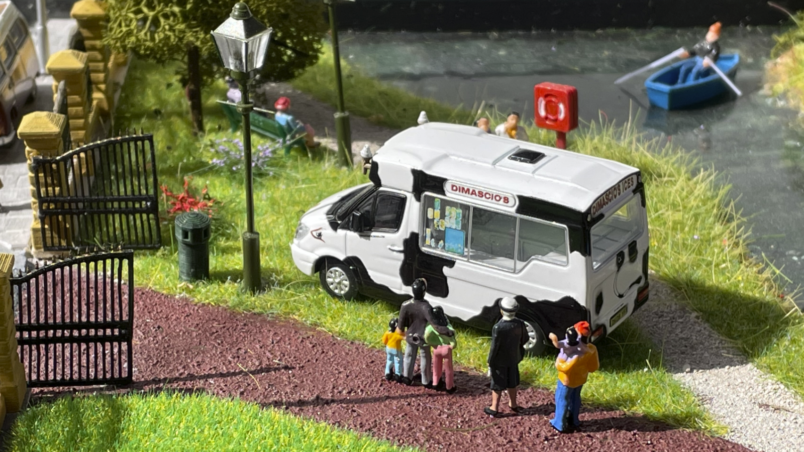 Park Diorama_Photo 8_1600x900px web.png