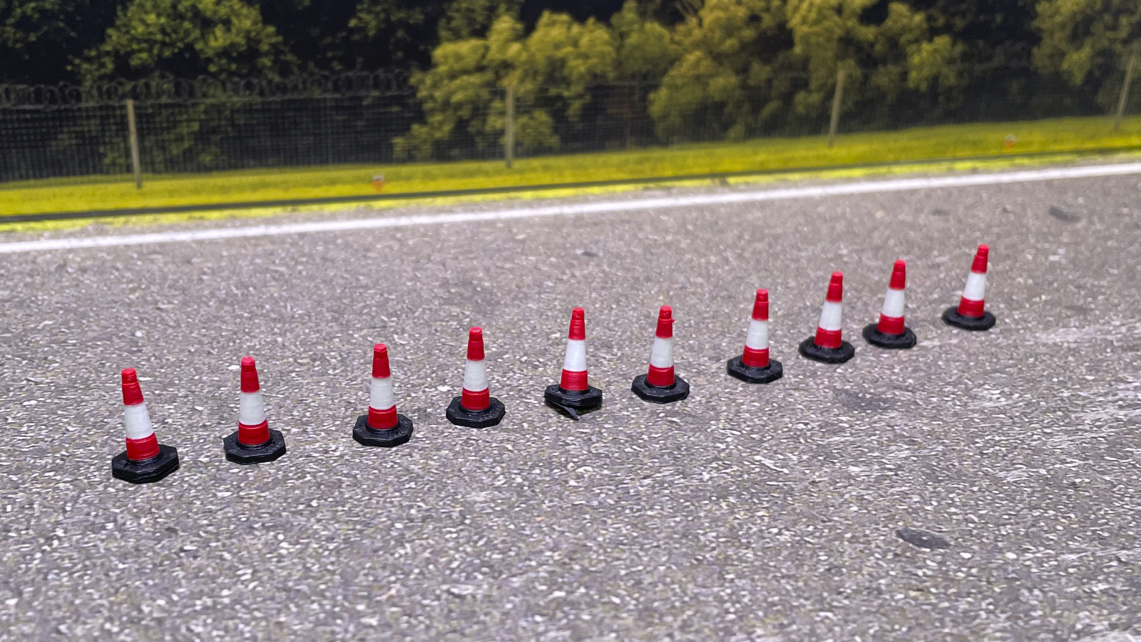 F00024-1-32-Traffic Cones_Scene_1600x900 web.png