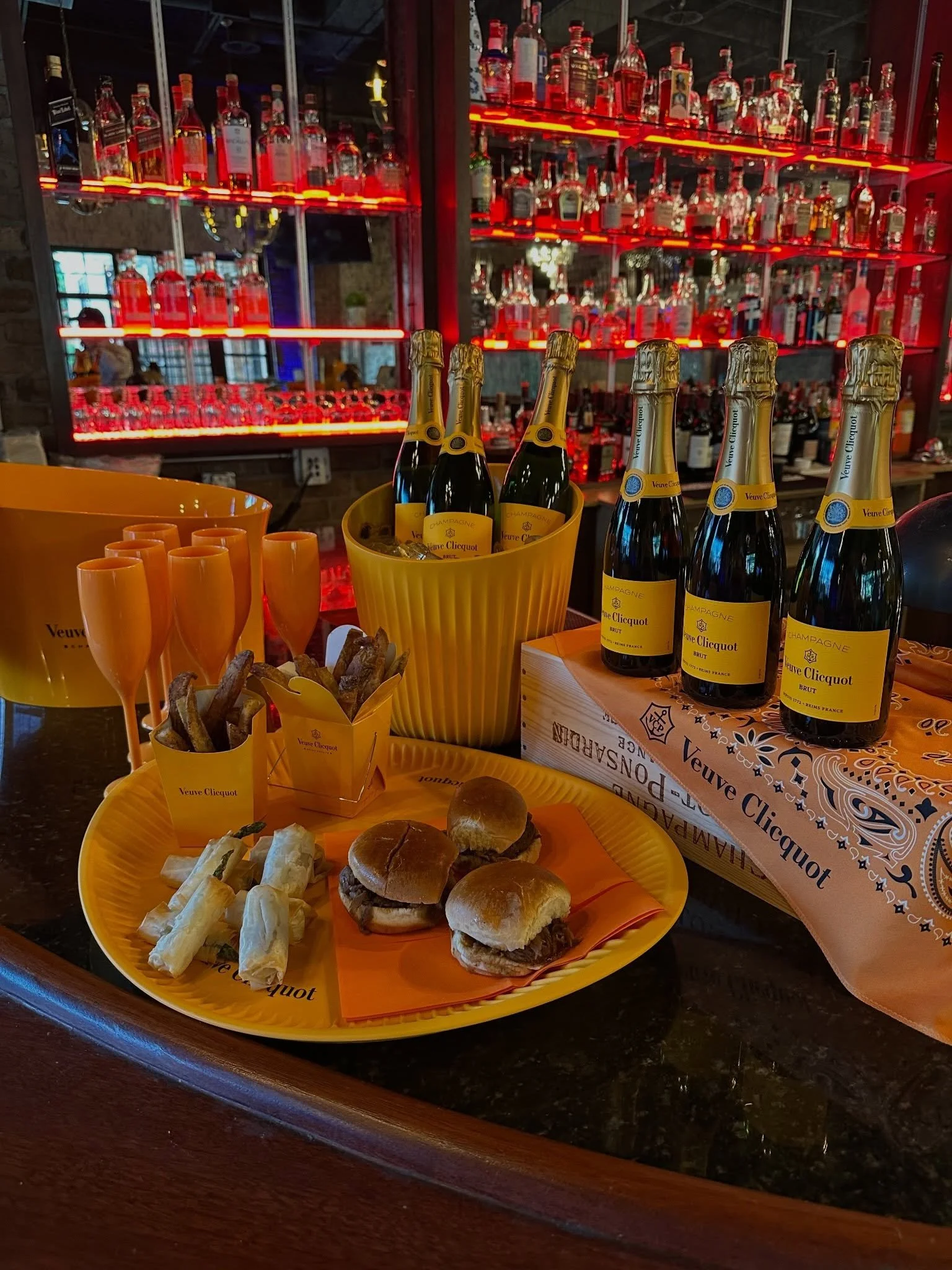 🍾🎩 Kentucky Derby Party at Peninsula Prime Seafood &amp; Steakhouse &ndash; Sponsored by Veuve Clicquot! 🐎🌹

Join us this Saturday, May 2 starting at 4:00 PM for an unforgettable celebration of the 152nd Kentucky Derby at Peninsula Prime in Corne