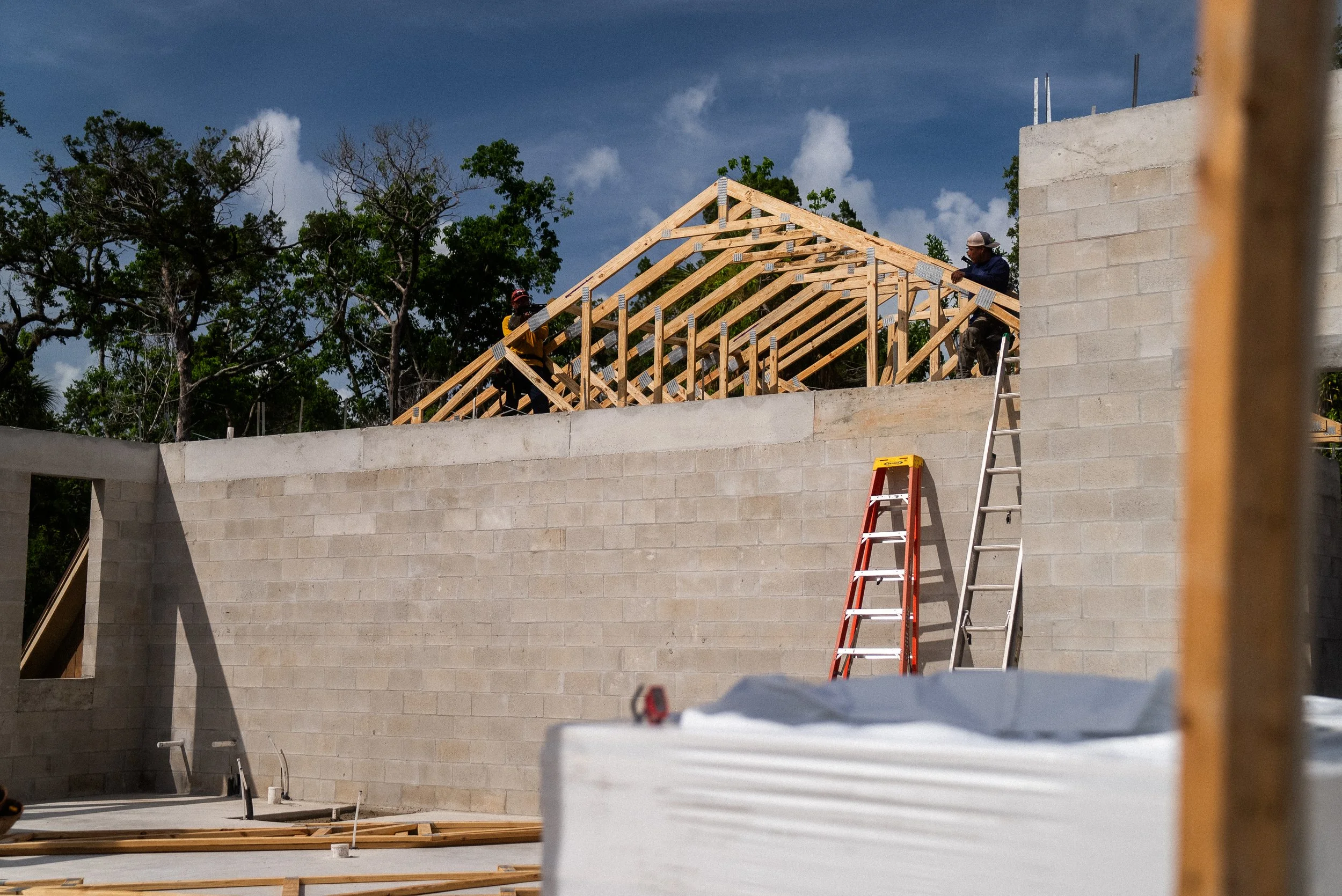 Dynan5215HiddenRoofTrussStart02836.jpg