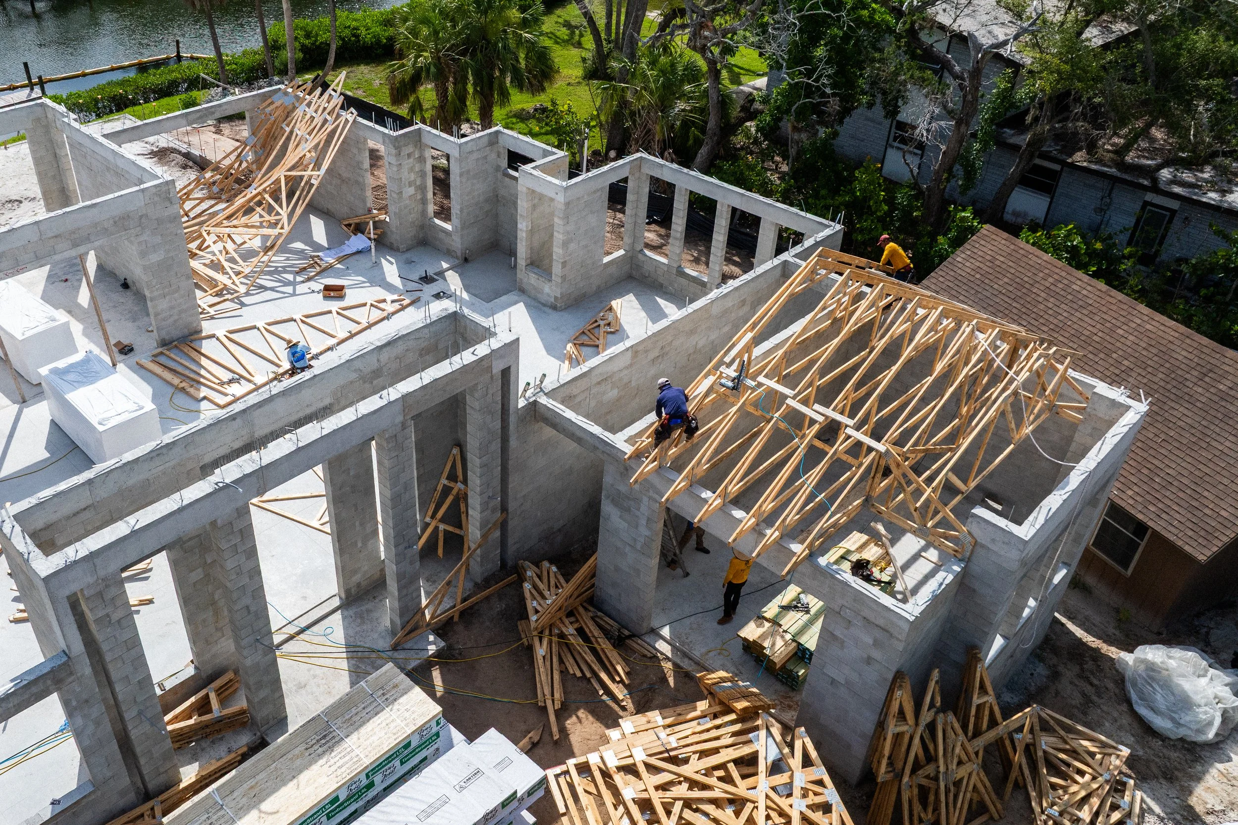 Dynan5215HiddenRoofTrussStart_0303.jpg