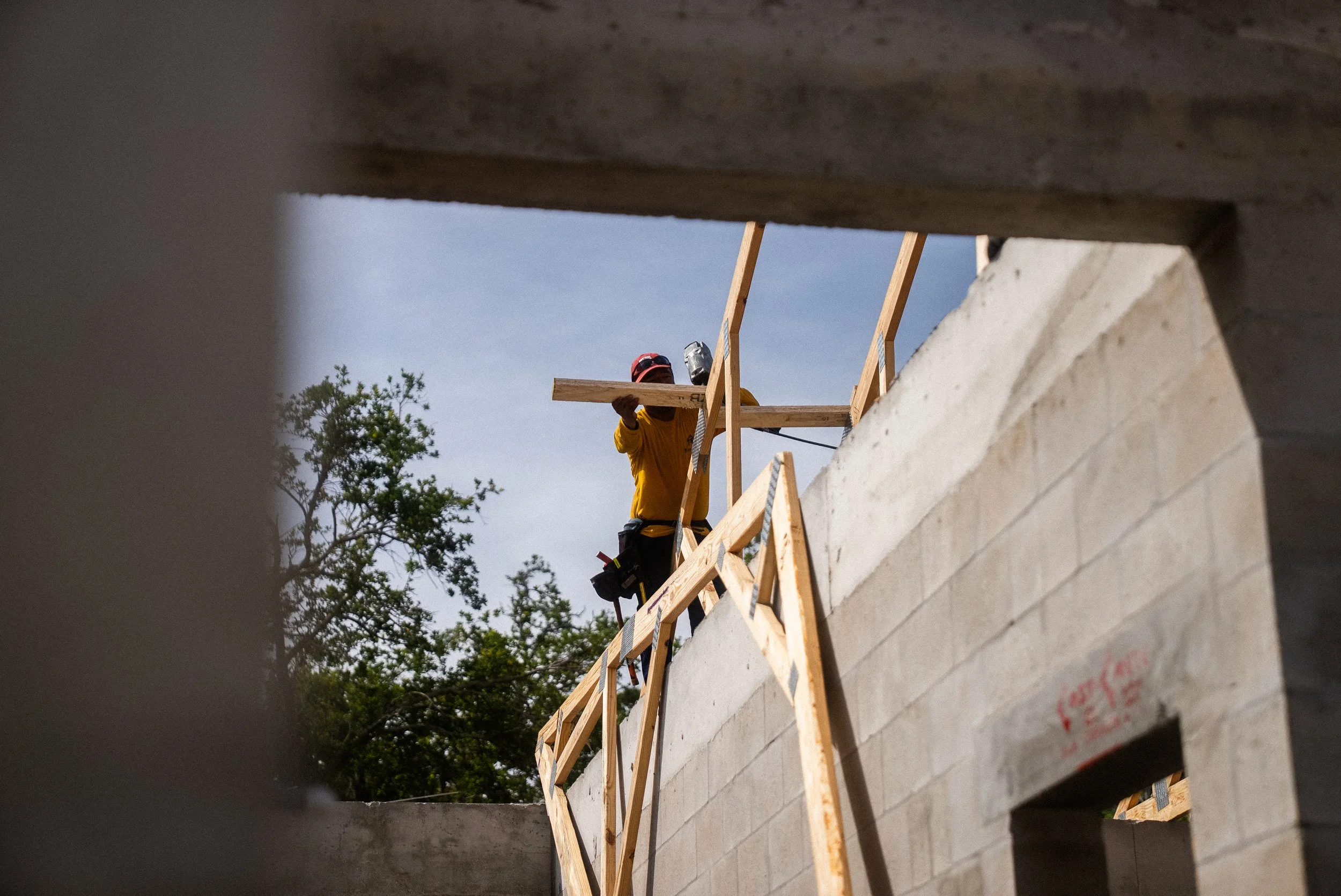 Dynan5215HiddenRoofTrussStart02829.jpg