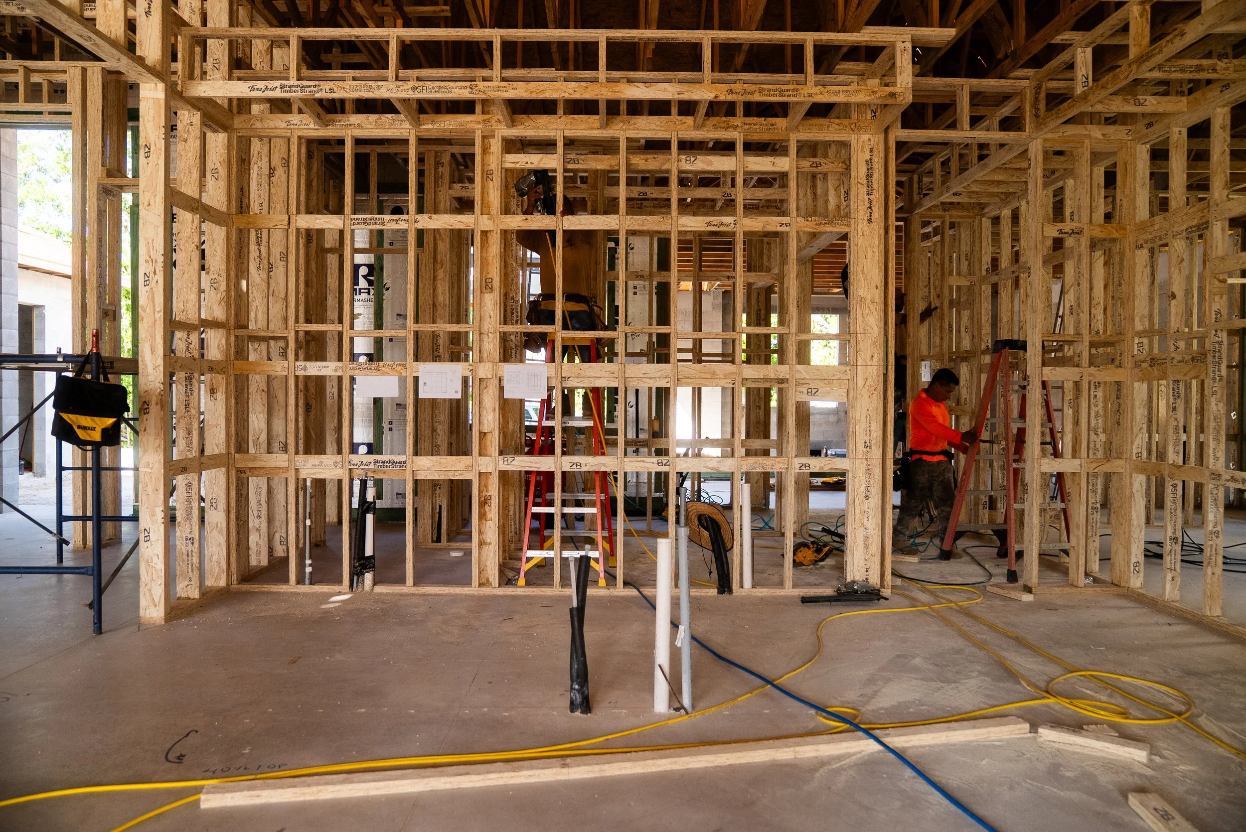 DynanHiddenHarborFraming08654.jpg
