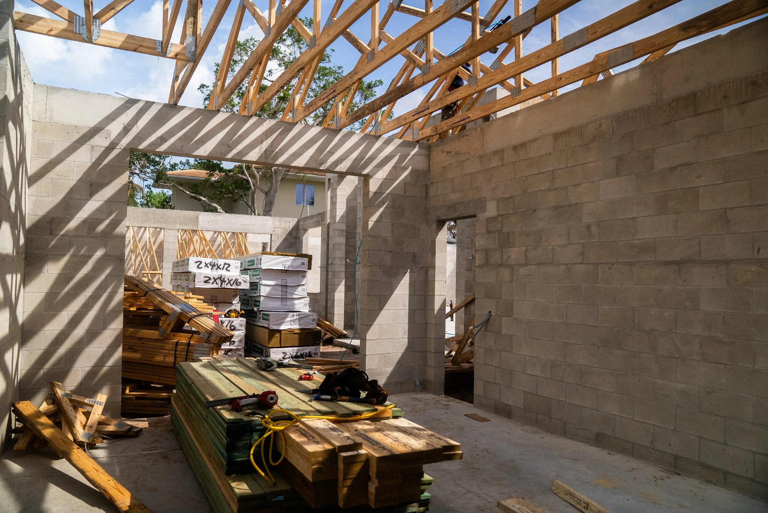 Dynan5215HiddenRoofTrussStart02853.jpg