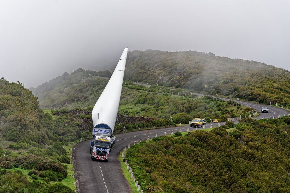 transporting-a-wind-mill