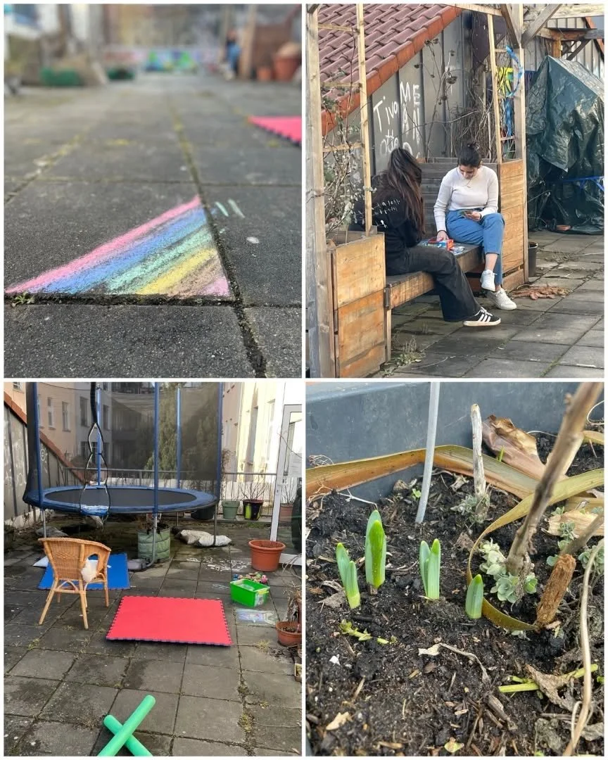 #Fr&uuml;hlingsgef&uuml;hle 🌷
Endlich wieder drau&szlig;en sein!
springen, lachen, malen, tanzen, spielen - wow wie sch&ouml;n 🤩
grau wird zu bunt 🌈

#m&auml;dchenarbeit #offenekinderundjugendarbeit #nichtohneuns #freizeit