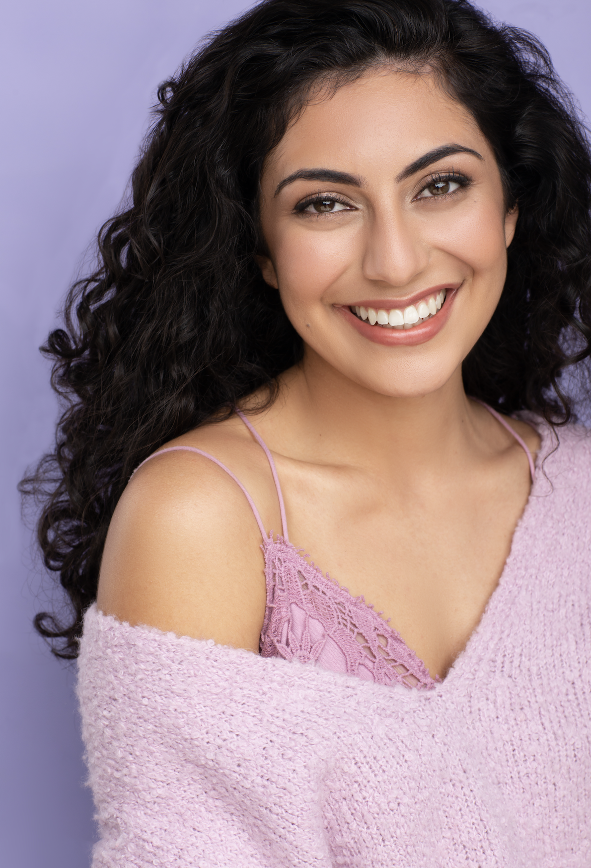 Ari Deram Headshot 1.png