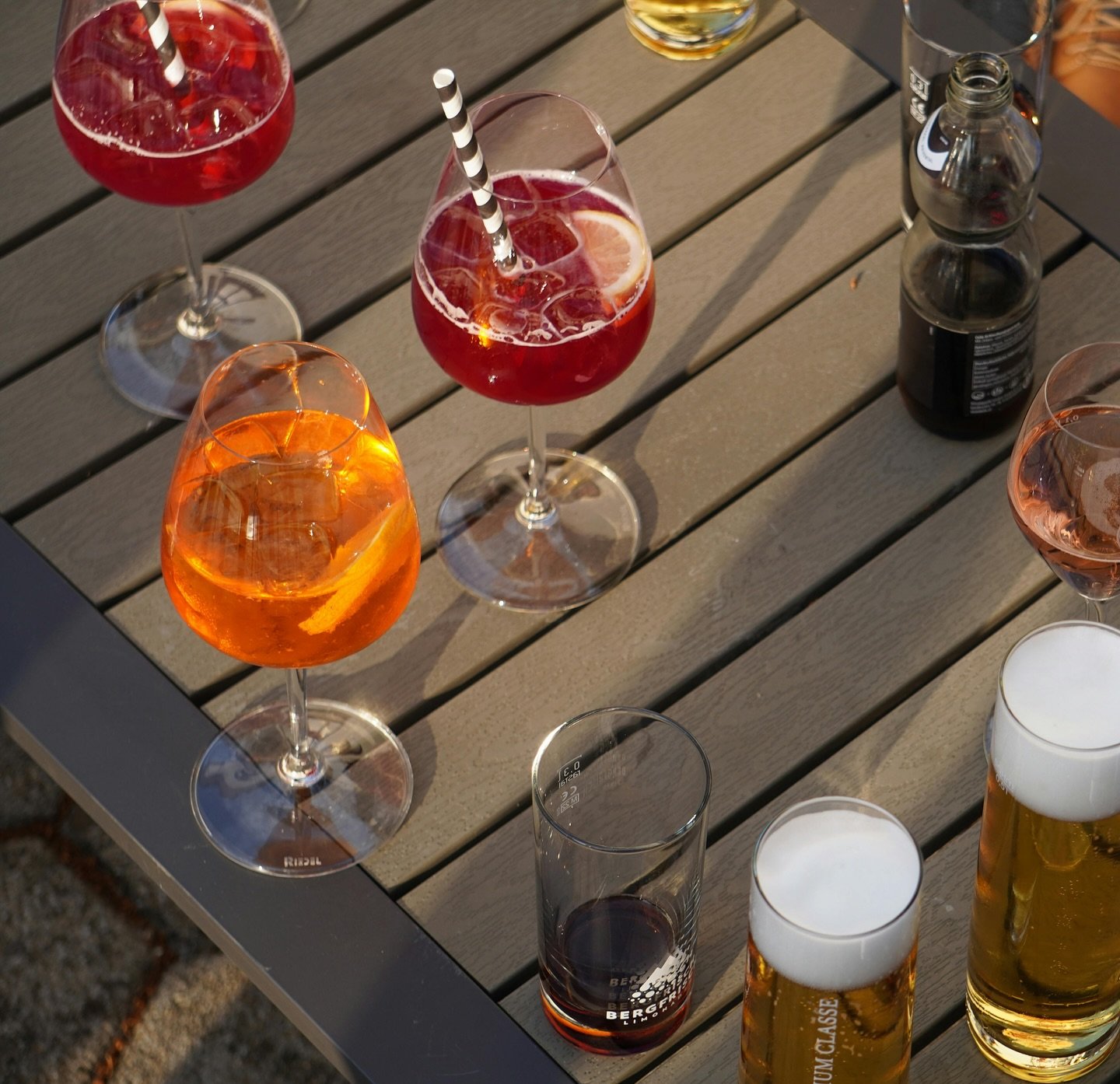 If you need us, we&rsquo;ll be sipping summer in a glass 🍷🌞

Keep the long weekend rolling with a glass of our house-made Tropical red sangria - dry red wine, brandy, orange, pineapple, lime and passionfruit. 
#ChadwicksTO #summersangria #torontopa