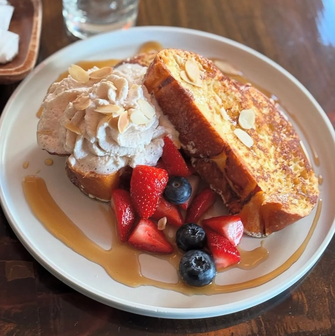PSA for brunch lovers: there&rsquo;s a new French toast in town 🍞

HORCHATA FRENCH TOAST: thick sliced sesame challah bread rolled in cinnamon sugar, topped with horchata whipped cream + toasted almonds, and drizzled with maple syrup-this one&rsquo;