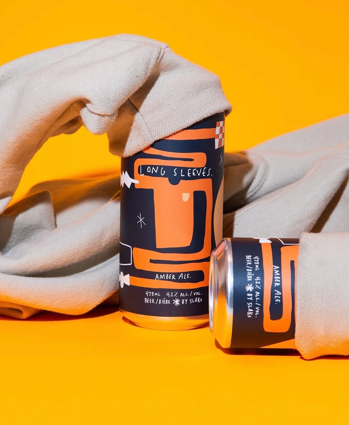 @slakebrewing Long Sleeves Amber Ale 🍺 
This beer has a beautiful light amber colour, with a toasty and biscuity flavour. It has a hint of sweetness balanced with just enough bitterness on the finish. 

Find it on our Ontario Craft Taps! 
#chadwicks