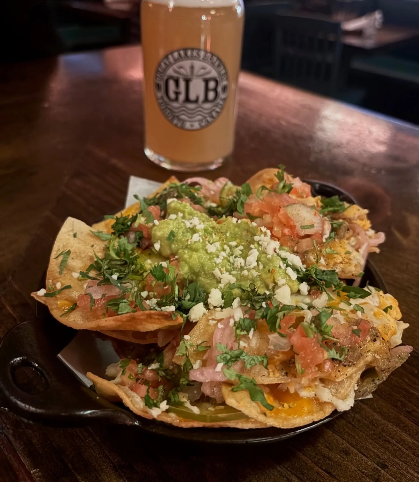 The only thing you should be stressing about on a Sunday is whether it&rsquo;s feeling like a wine or beer night 🍷/🍻

Tonight: Mi Nachos + a glass for $15. 
Sunday Scaries = handled :)
#chadwicksTO