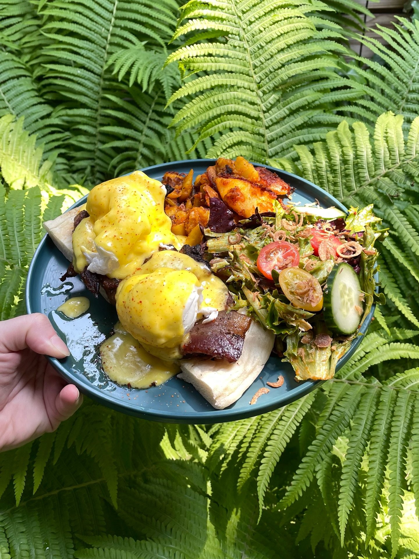 There&rsquo;s something about a long weekend that calls for a proper brunch.

A full table, good conversation, and nowhere to rush off to.
We&rsquo;re here until 3:15 today.
#ChadwicksTO