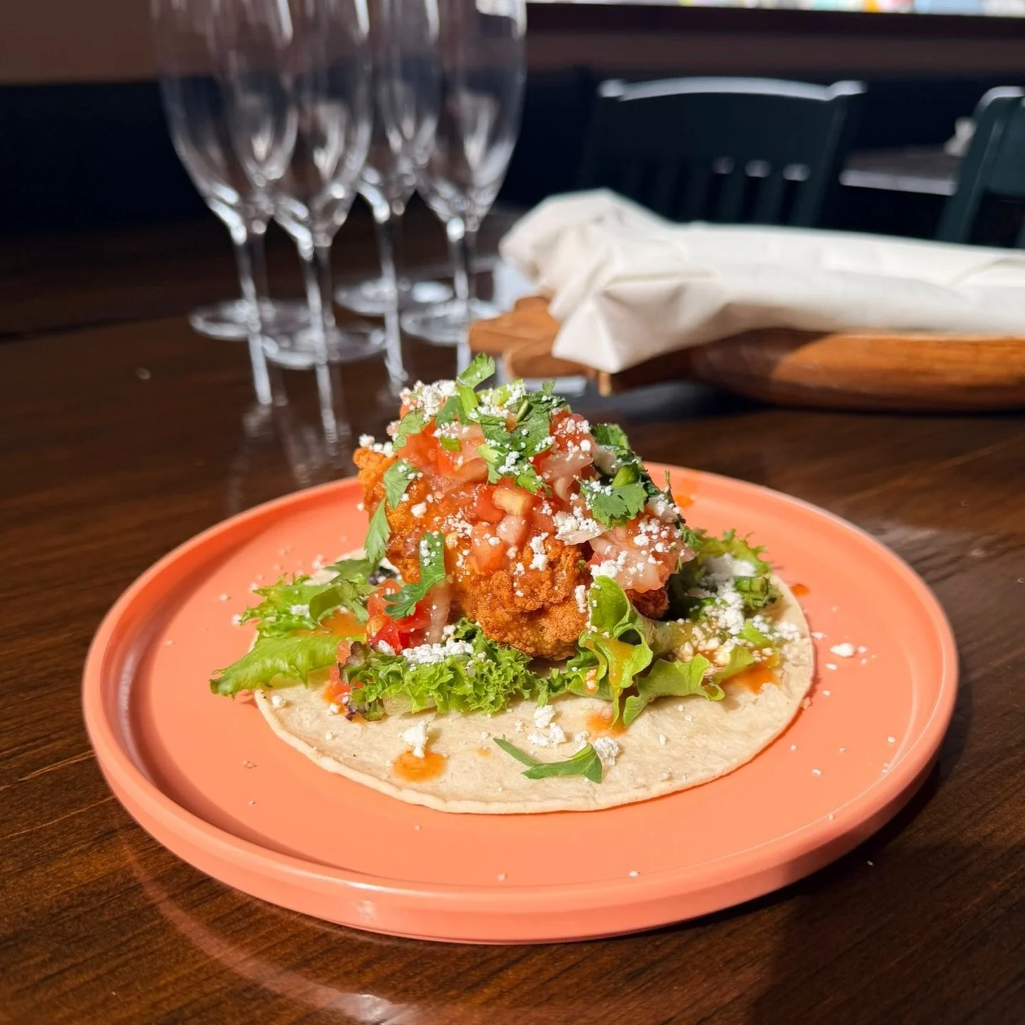 Sweet, smoky, a little unexpected 🌮

Our strawberry morita mole fried chicken tacos bring together crispy chicken, fresh greens, pico, and cotija &mdash; all wrapped in warm tortillas.

Two per order&hellip; but you might want the extra one. 😌
#cha