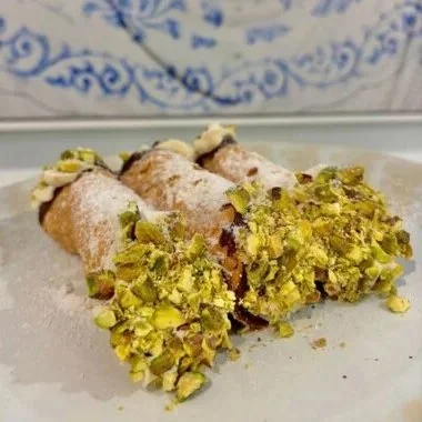 Cannoli-400x516.jpg