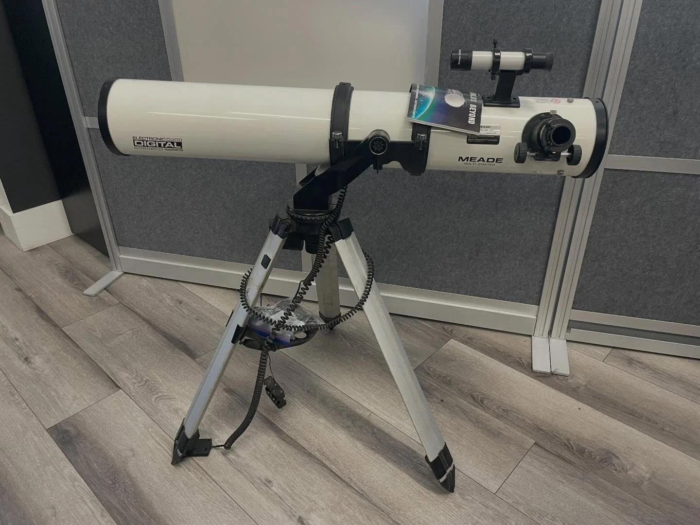 This isn&rsquo;t your normal garage sale guys! We have antiques, a telescope, a vintage fridge &hellip; the generosity of this community is absolutely awe inspiring. Don&rsquo;t miss out on ALL THE COOL STUFF! All items are available for a FAIR donat