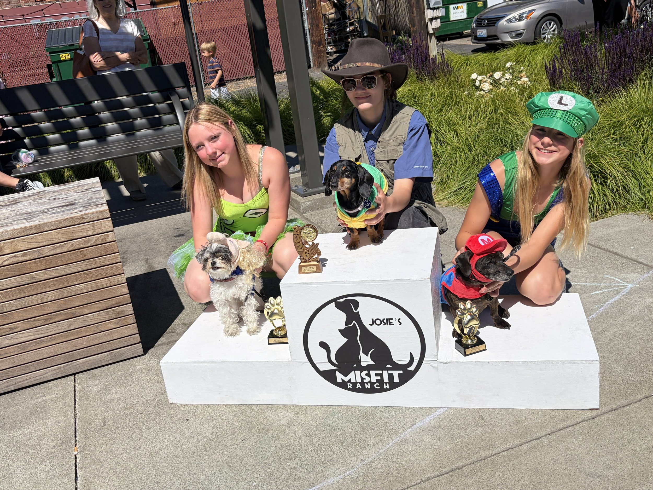 Winners of our Costume Contest for Dog and Owner - 1st Place: Moriah Williams and Zoey, Jurassic Bark; 2nd Place: Constance Judy and Rosey, Kermit & Piggy; 3rd Place:
Harmony Judy and Fergie, Mario & Luigi

