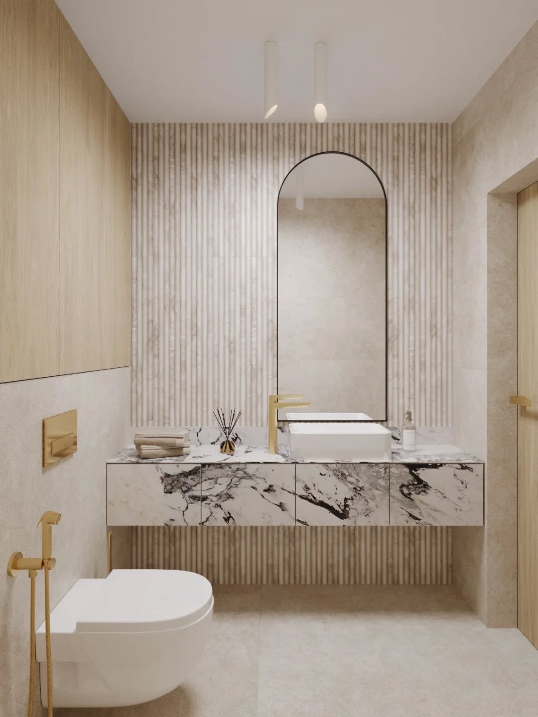 Elegancia v každom detaile 🤍. Obklady v jemn&yacute;ch pieskov&yacute;ch odtieňoch doplnen&eacute; talianskym mramorom.