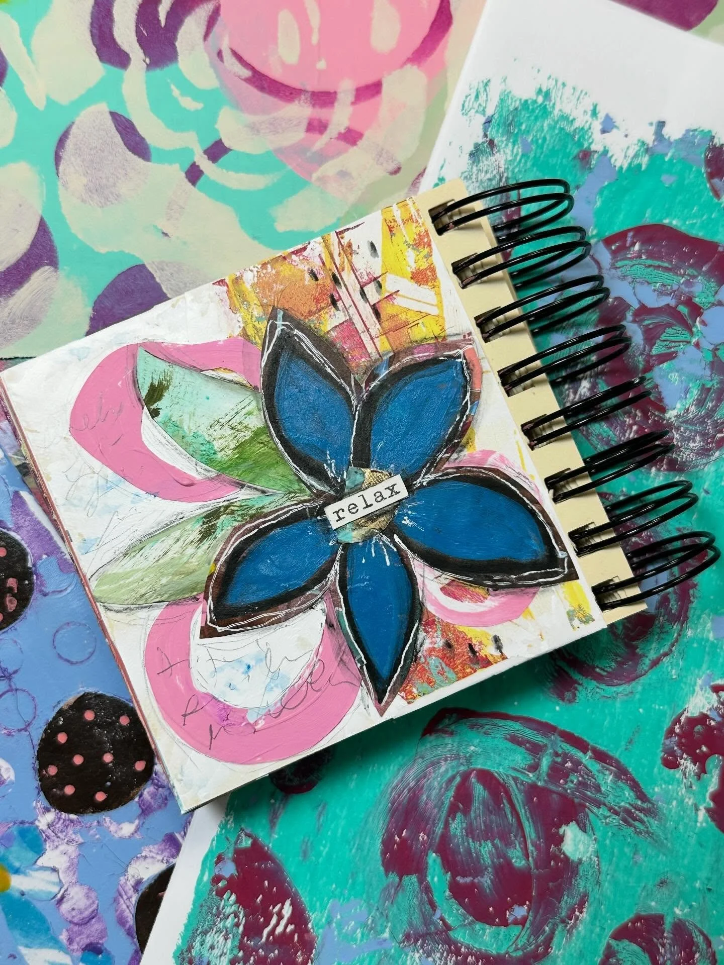 Relax Art Journal Page - Using up scraps and shapes cut from painty papers in a 4x4 journal. 

#mixedmediart #useyourscraps #4x4artjournal #mixedmediaartjournaling #laurierichardsonhaleyart