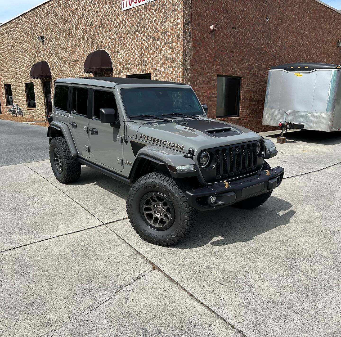 #jeepwrangler392 came in for pillars wrap, 392 stickers and ceramic coating
.
.
.
#jeep #jeeplife #jeeplifestyle #392 #vinylwrap #itsawrap #topcarwraps #eatsleepwrap #wrangler #lifted #wranglerv8